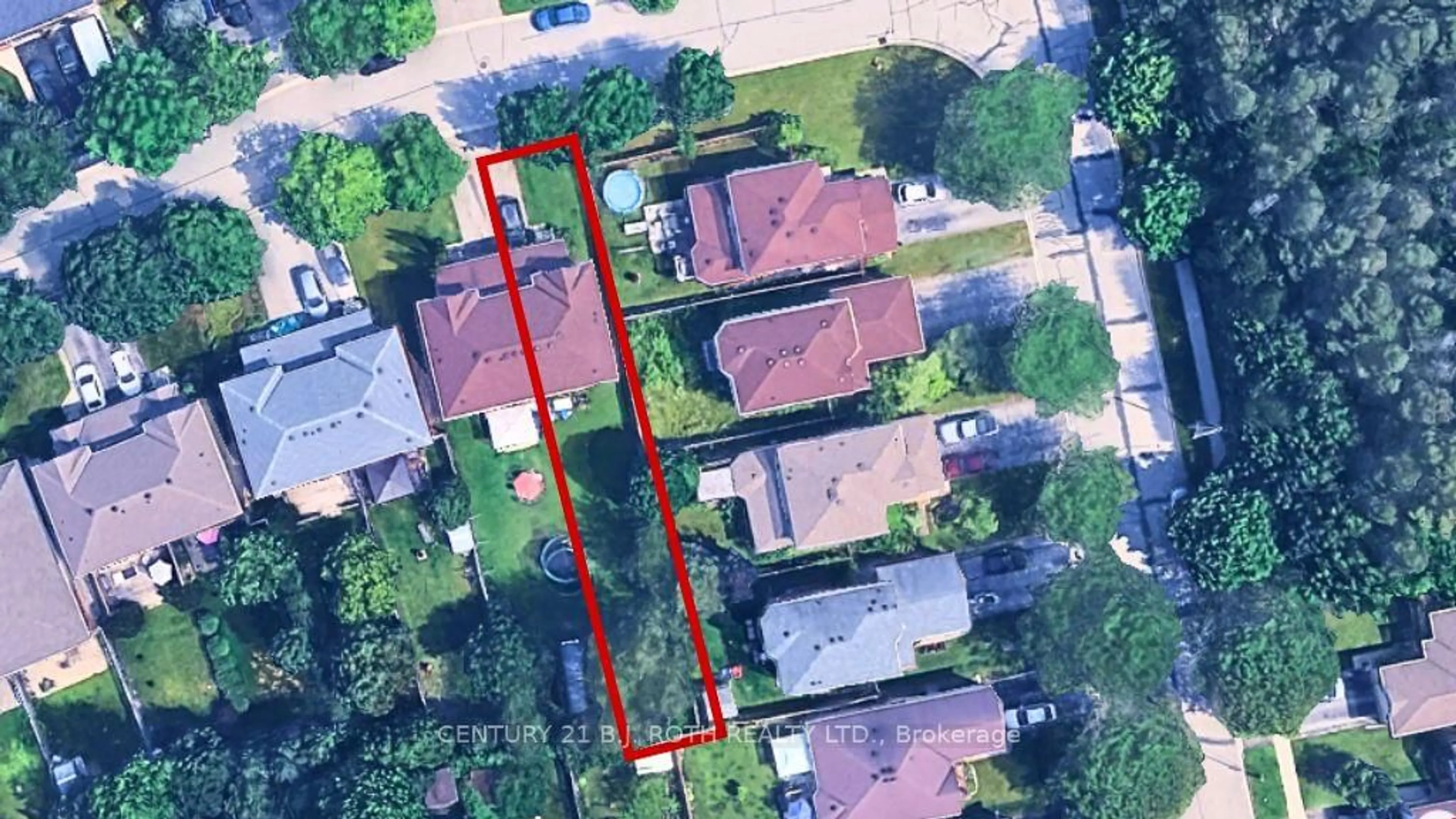A pic from outside/outdoor area/front of a property/back of a property/a pic from drone, street for 5 Peter St, Barrie Ontario L4N 5R2