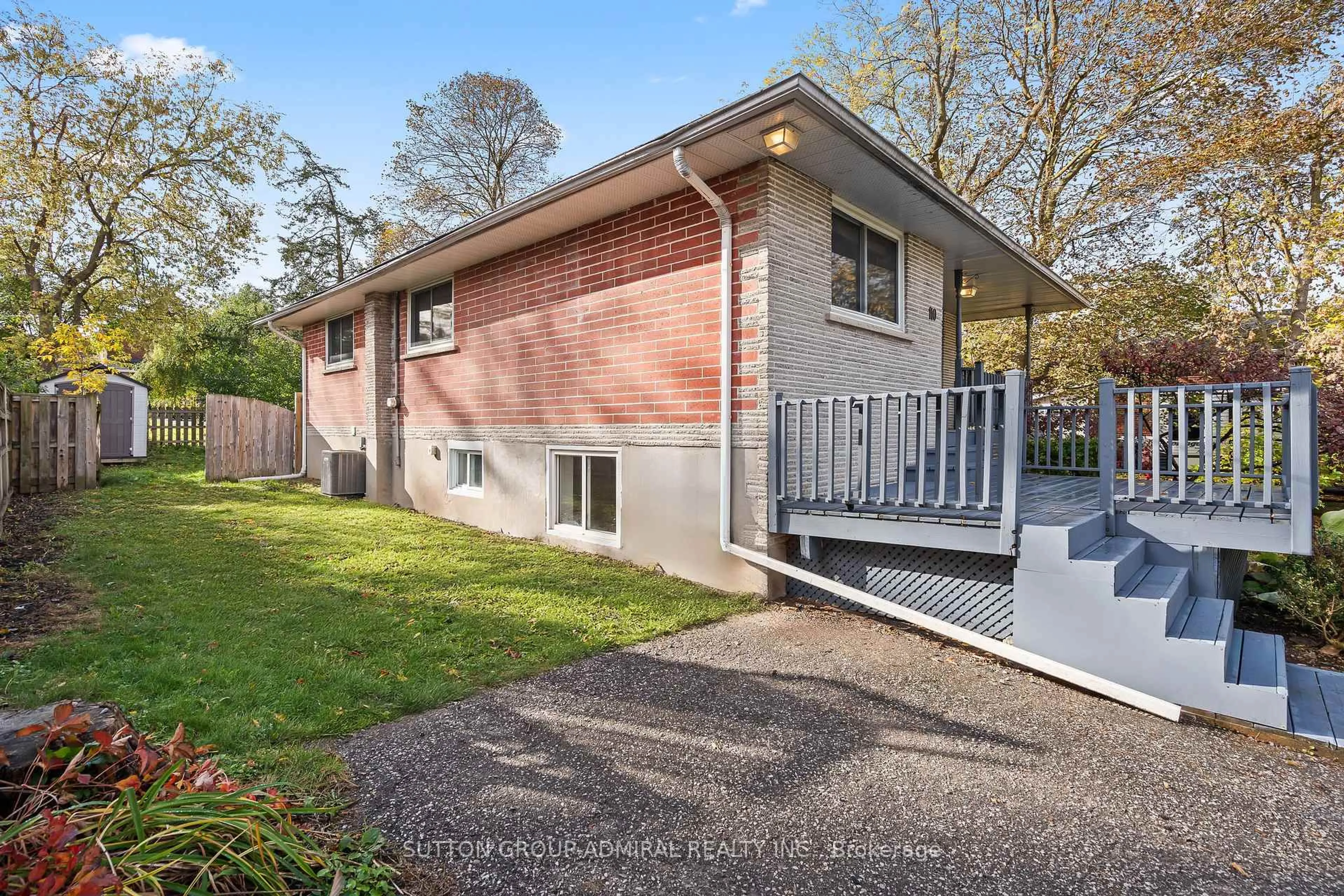 Home with brick exterior material, street for 110 Cumberland St, Barrie Ontario L4N 2P7