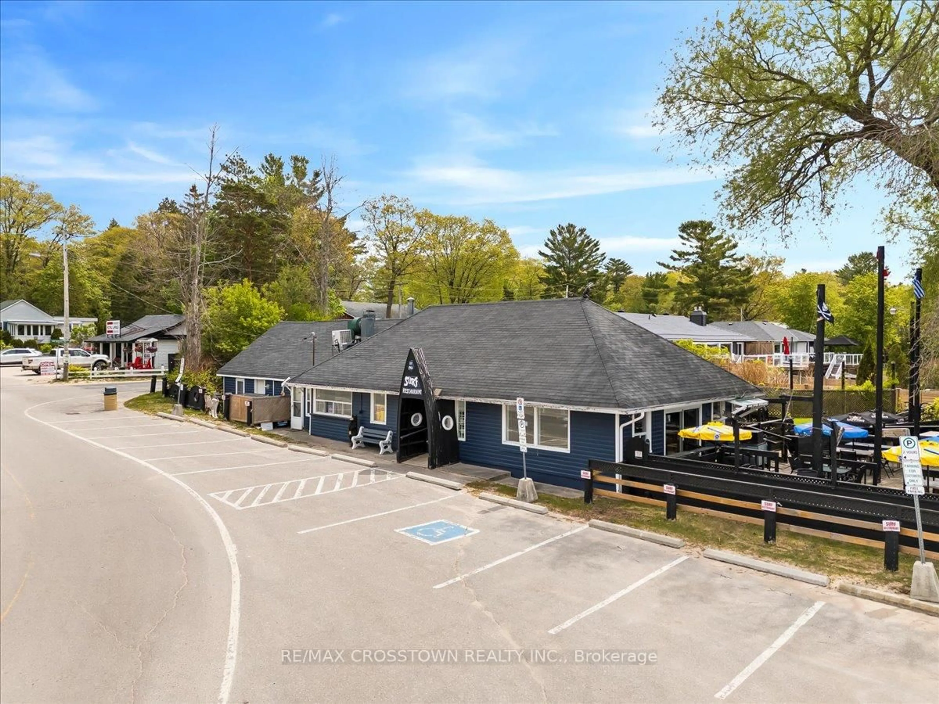 A pic from outside/outdoor area/front of a property/back of a property/a pic from drone, unknown for 369 Balm Beach Rd, Tiny Ontario L0L 2J0