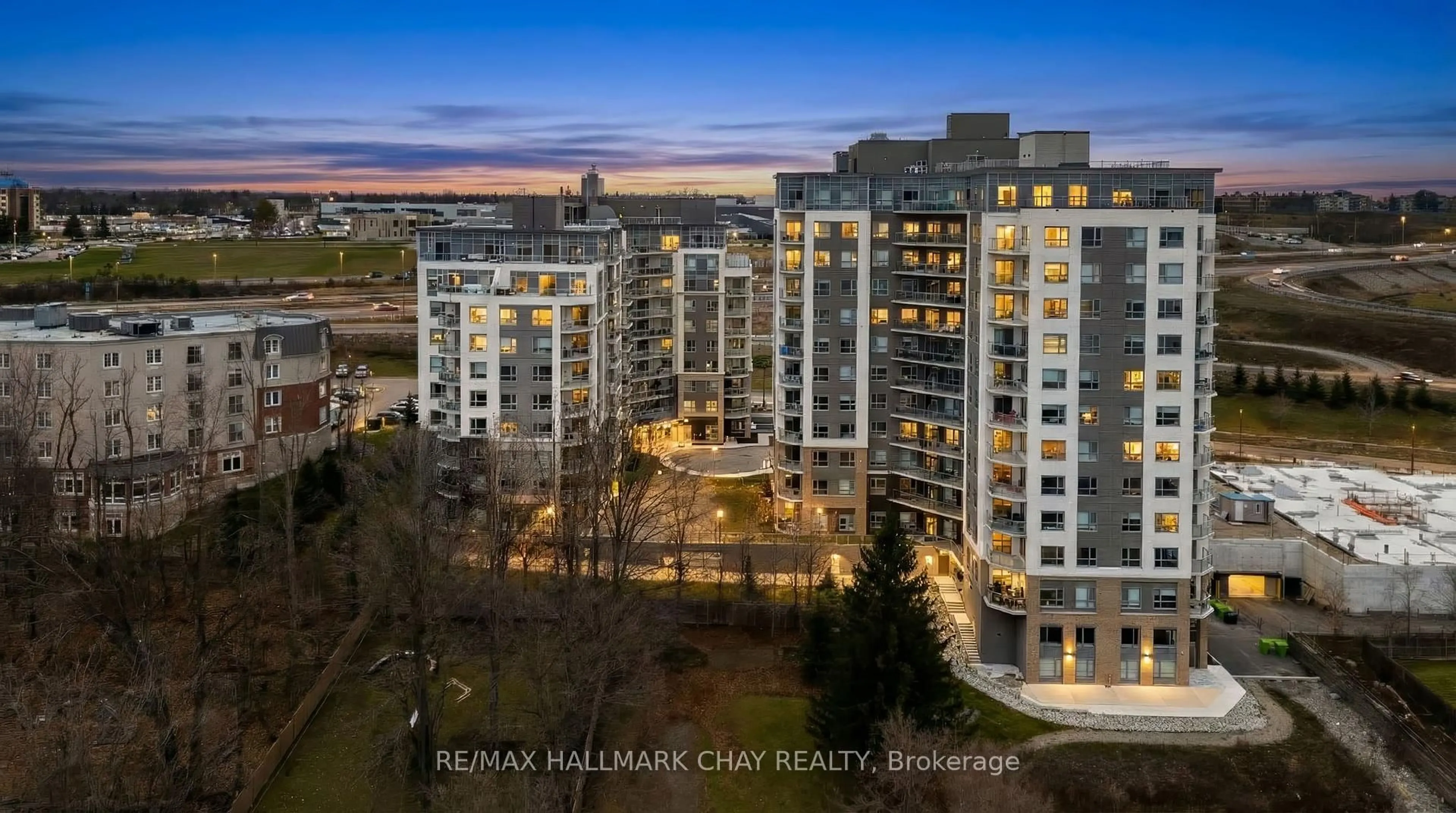 A pic from outside/outdoor area/front of a property/back of a property/a pic from drone, city buildings view from balcony for 58 Lakeside Terr #1105, Barrie Ontario L4N 9S2