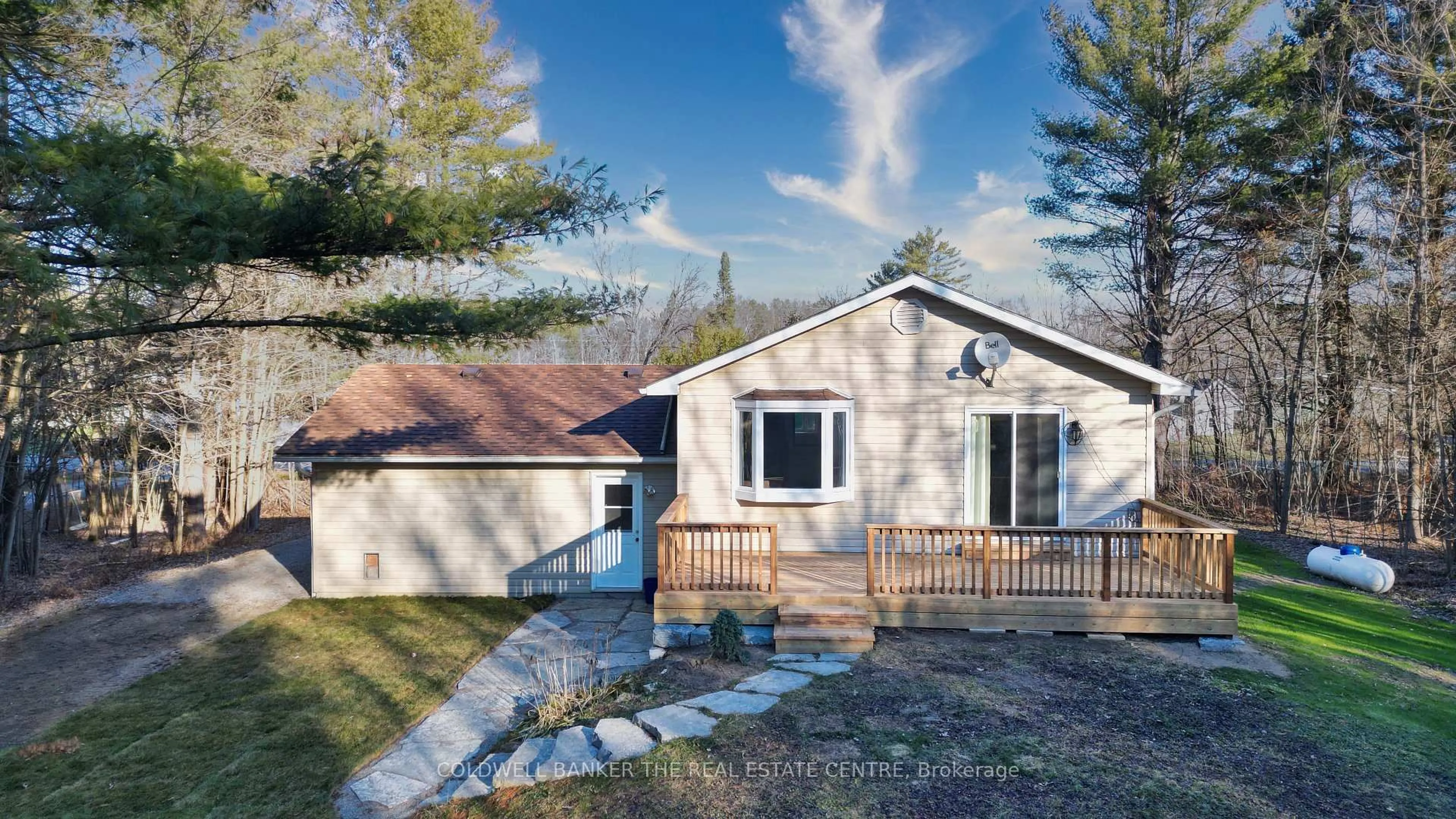 Home with vinyl exterior material, street for 4067 CANAL Rd, Severn Ontario L0K 2B0