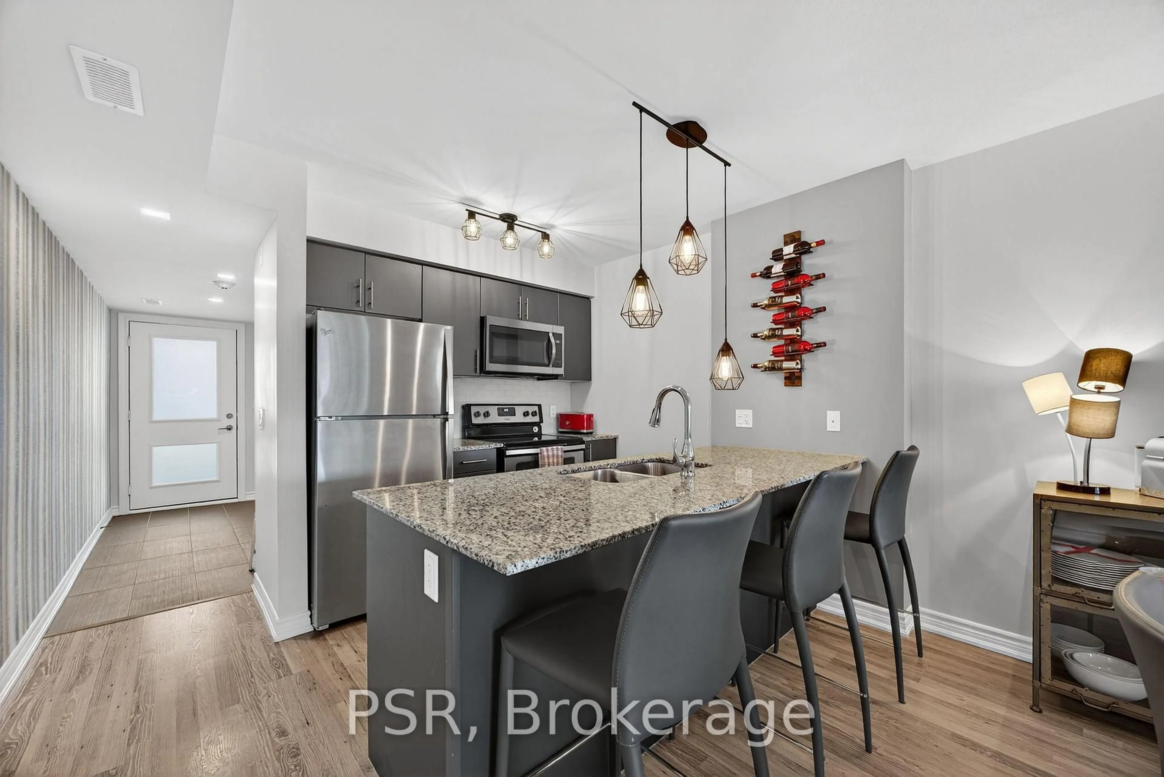 Open concept kitchen, unknown for 4 Cove Crt #307, Collingwood Ontario L9Y 0Y6