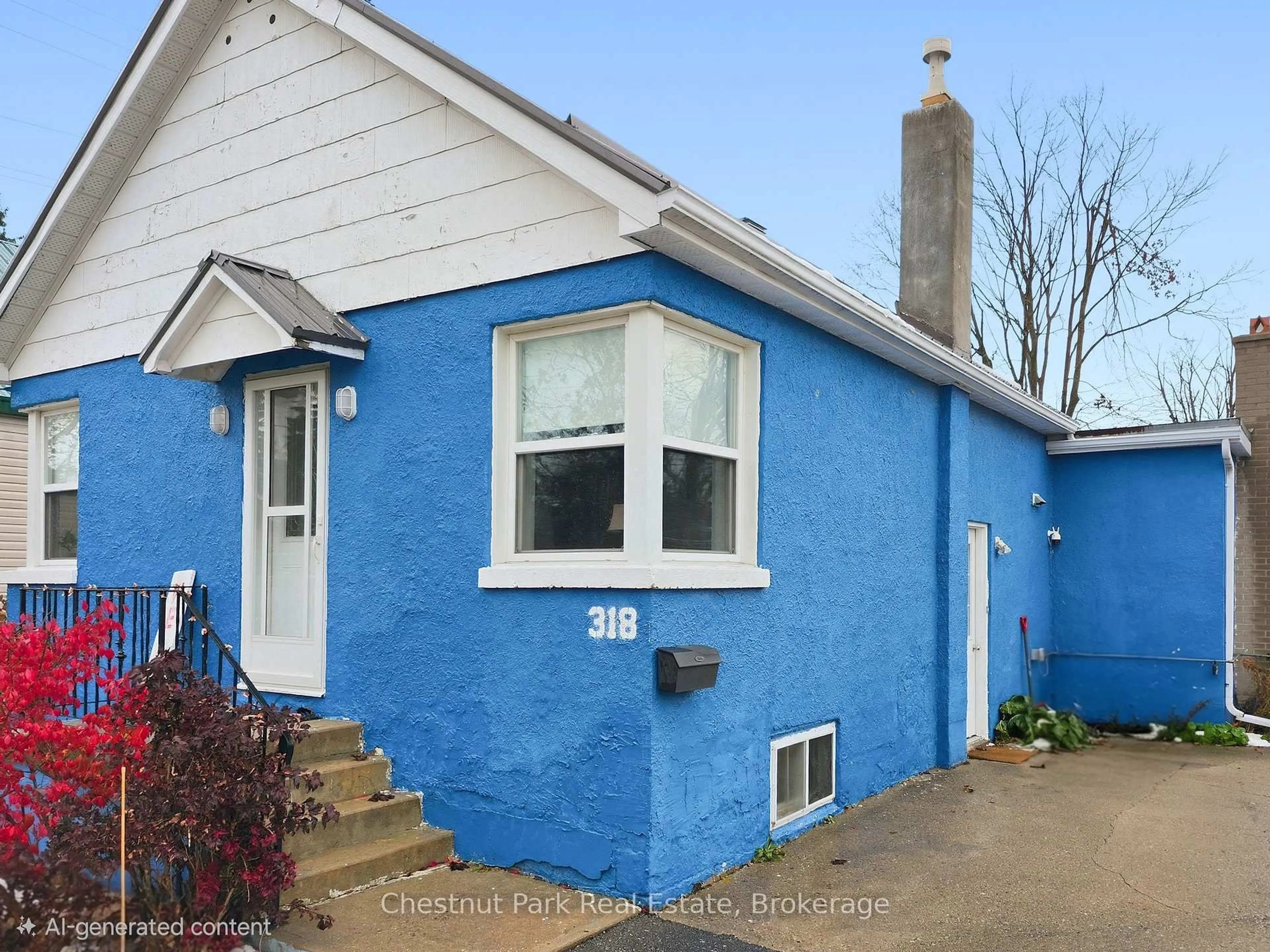 Home with vinyl exterior material, street for 318 West St, Orillia Ontario L3V 5E2