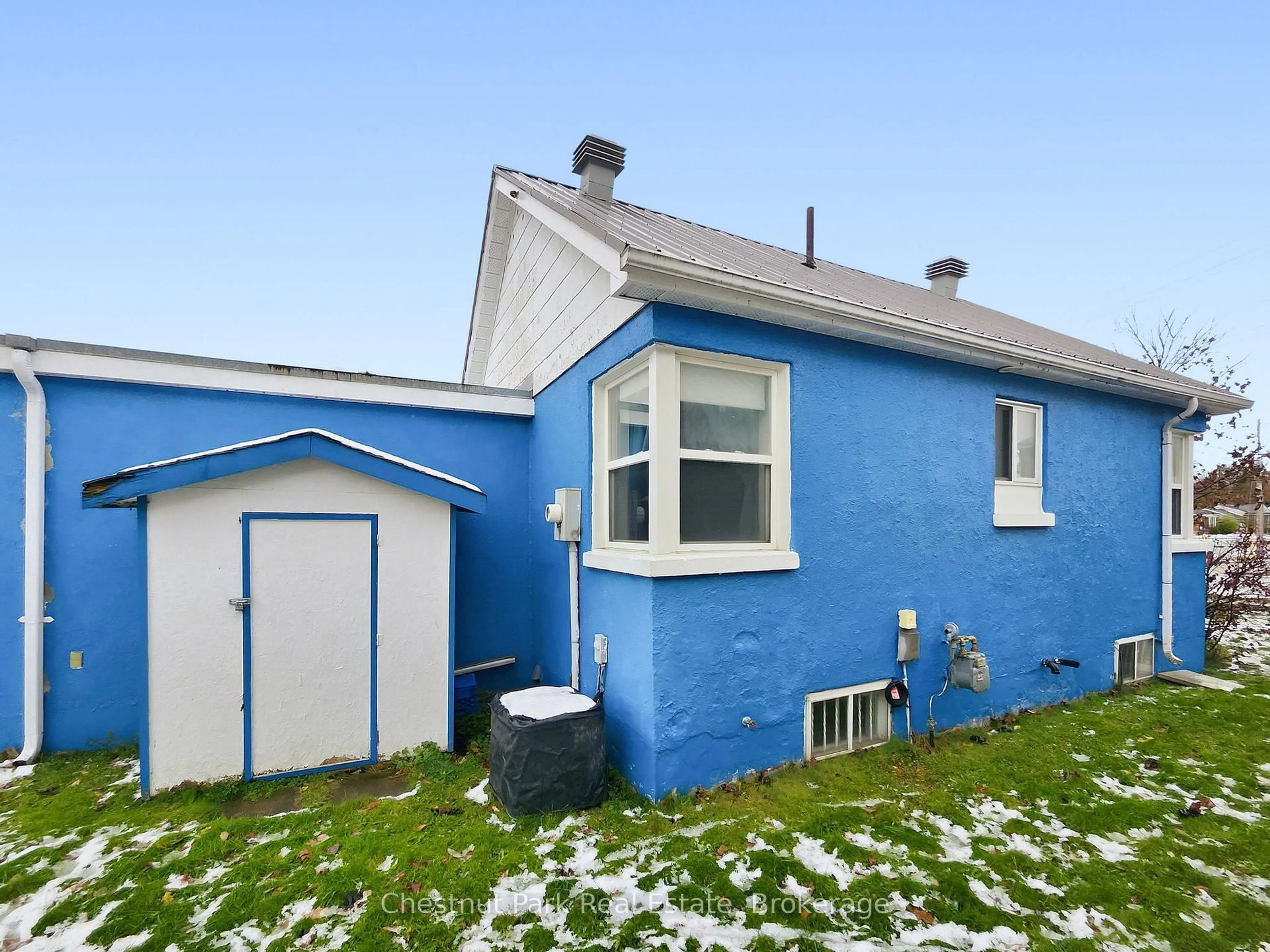 Shed for 318 West St, Orillia Ontario L3V 5E2