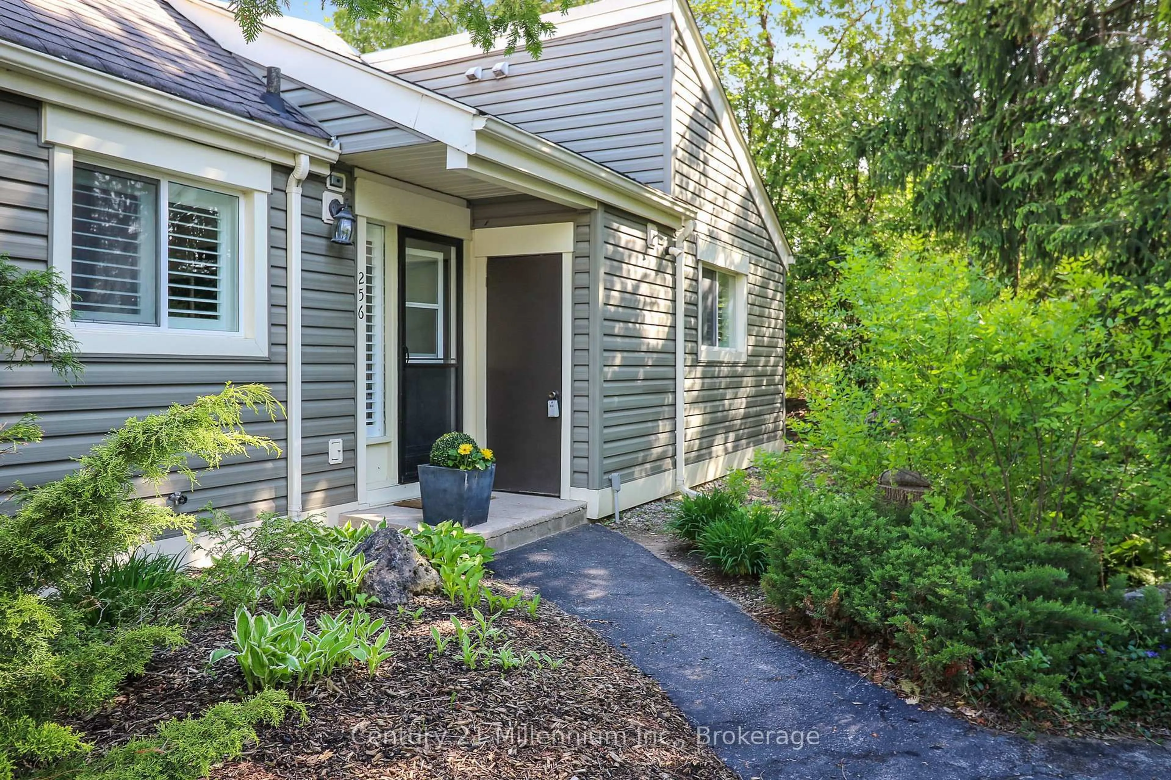 Unknown for 13 Harbour St #256, Collingwood Ontario L9Y 5B4