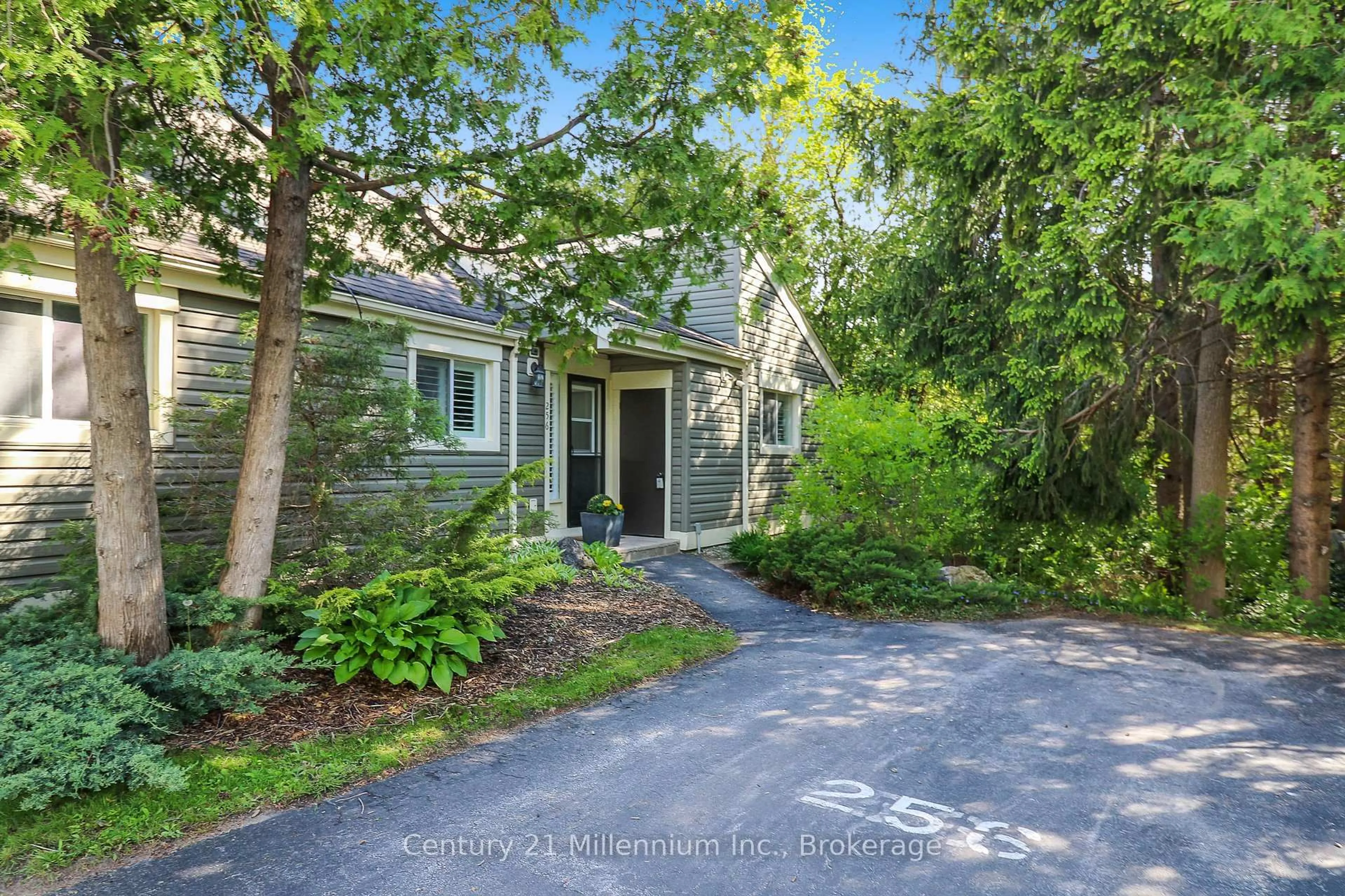 Unknown for 13 Harbour St #256, Collingwood Ontario L9Y 5B4