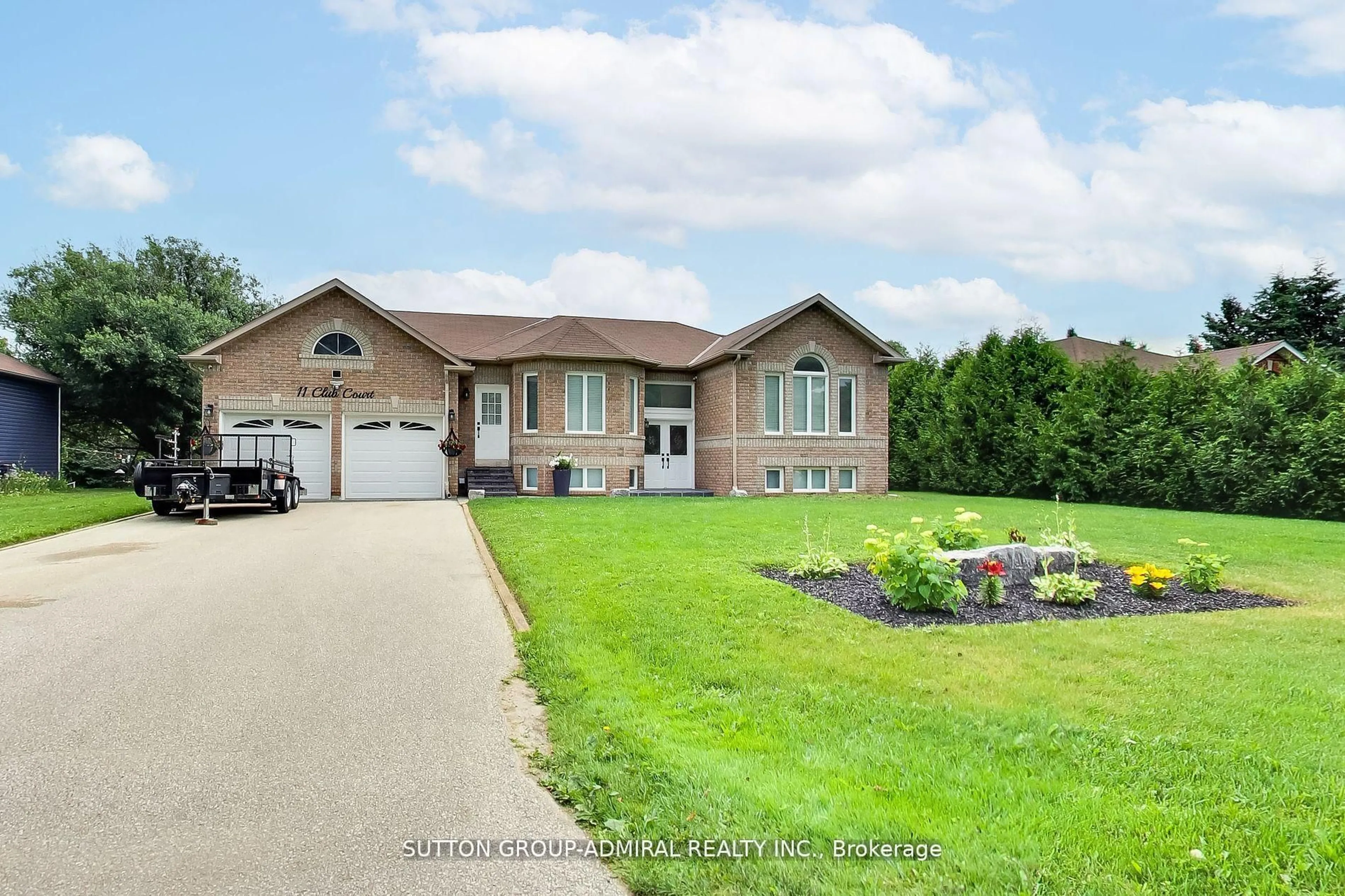 Home with brick exterior material, unknown for 11 Club Crt, Wasaga Beach Ontario L9Z 1J8