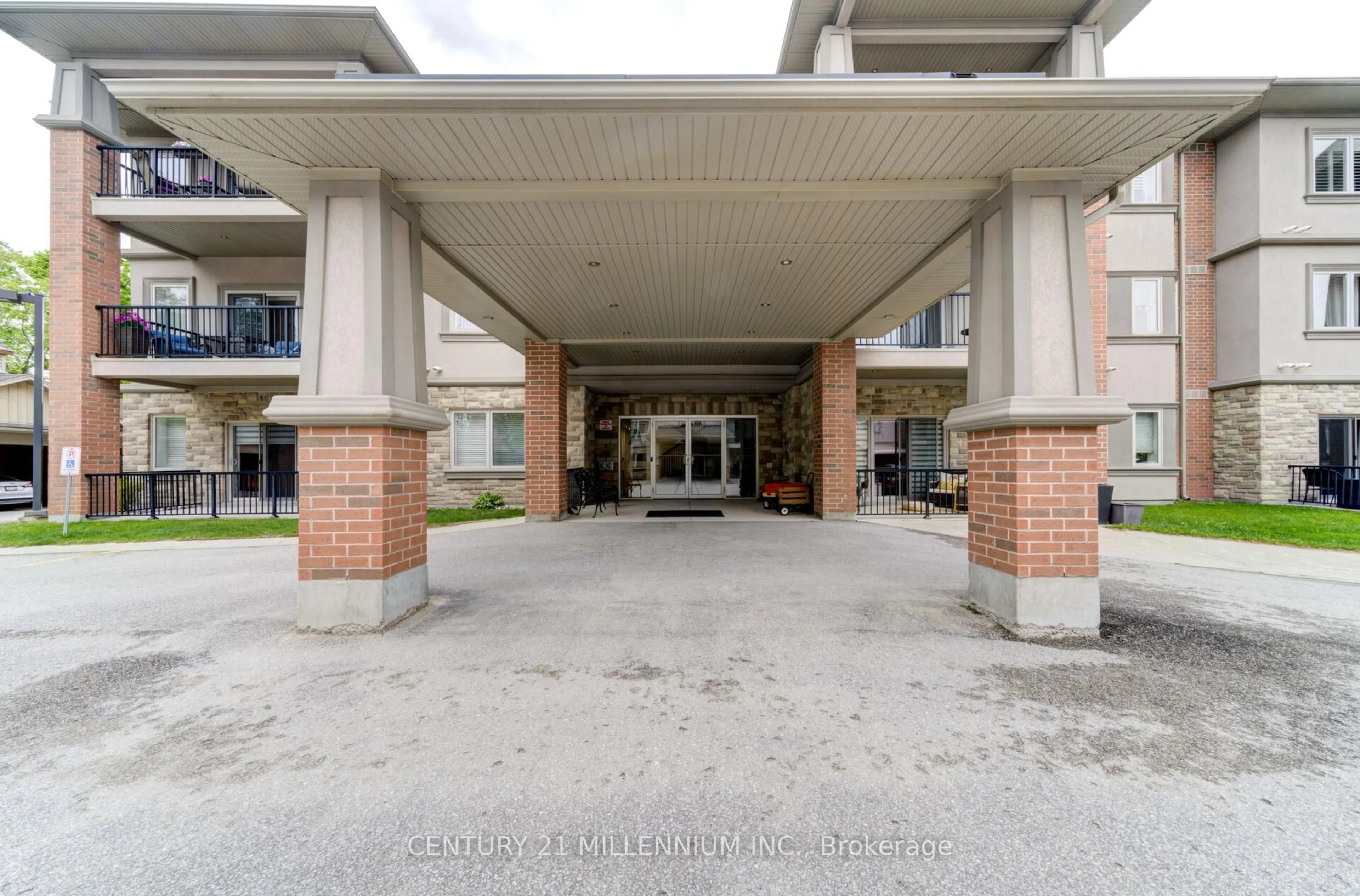 Unknown for 19A Yonge St #208, Springwater Ontario L0L 1P0