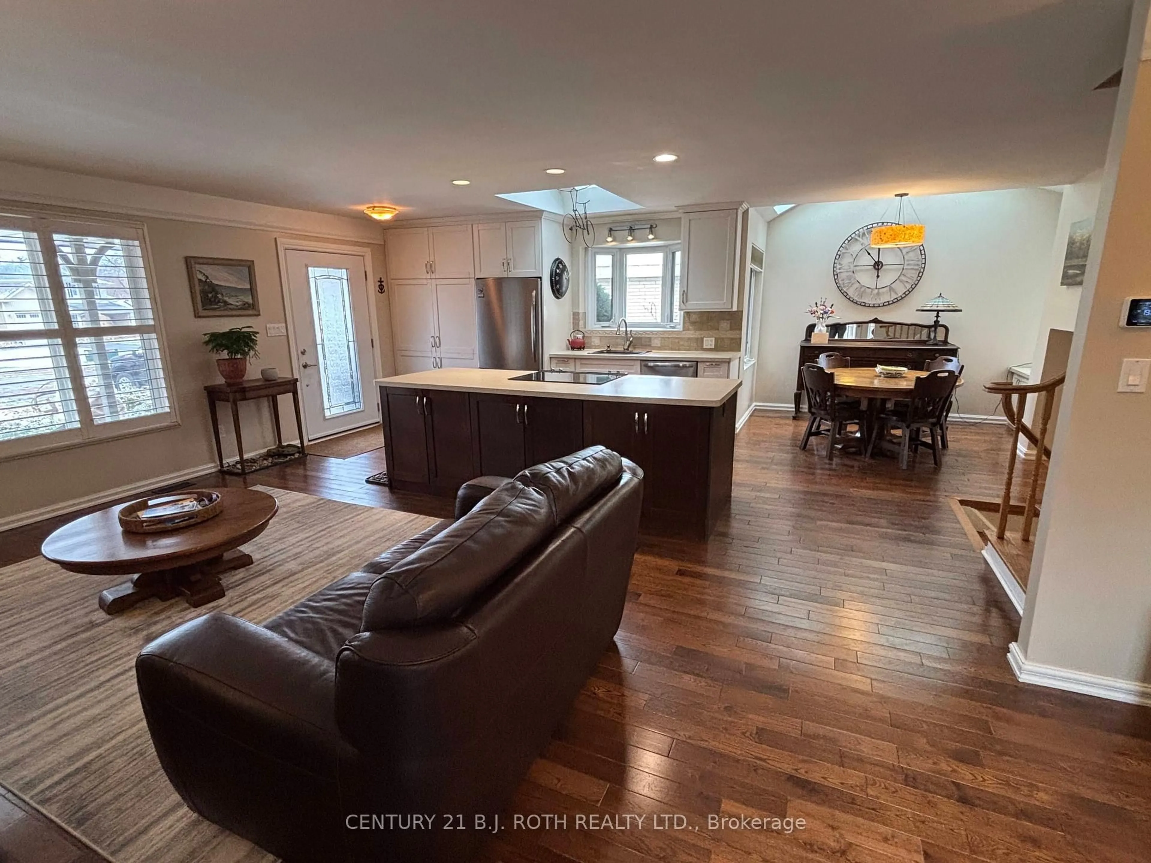 Open concept kitchen, unknown for 3 Marwendy Dr, Barrie Ontario L4M 4E6