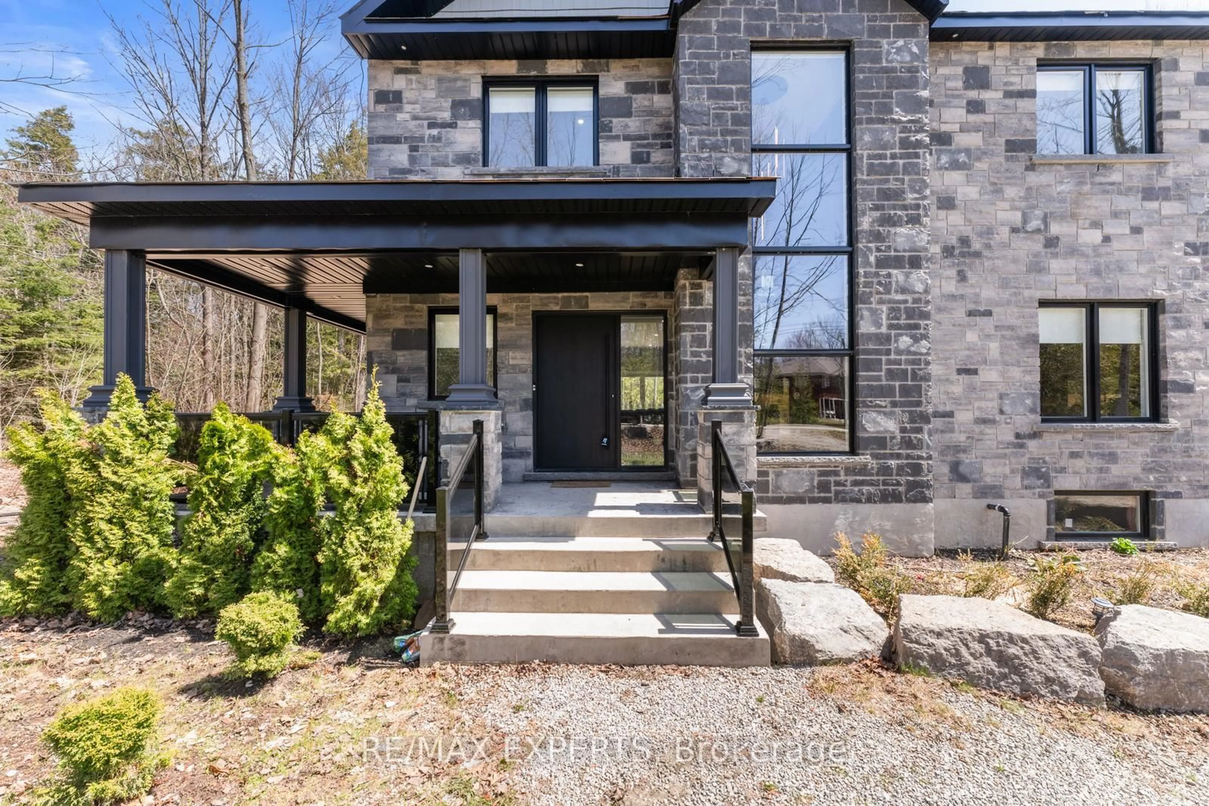 Home with brick exterior material, street for 11 Joliet Cres, Tiny Ontario L9M 0G3