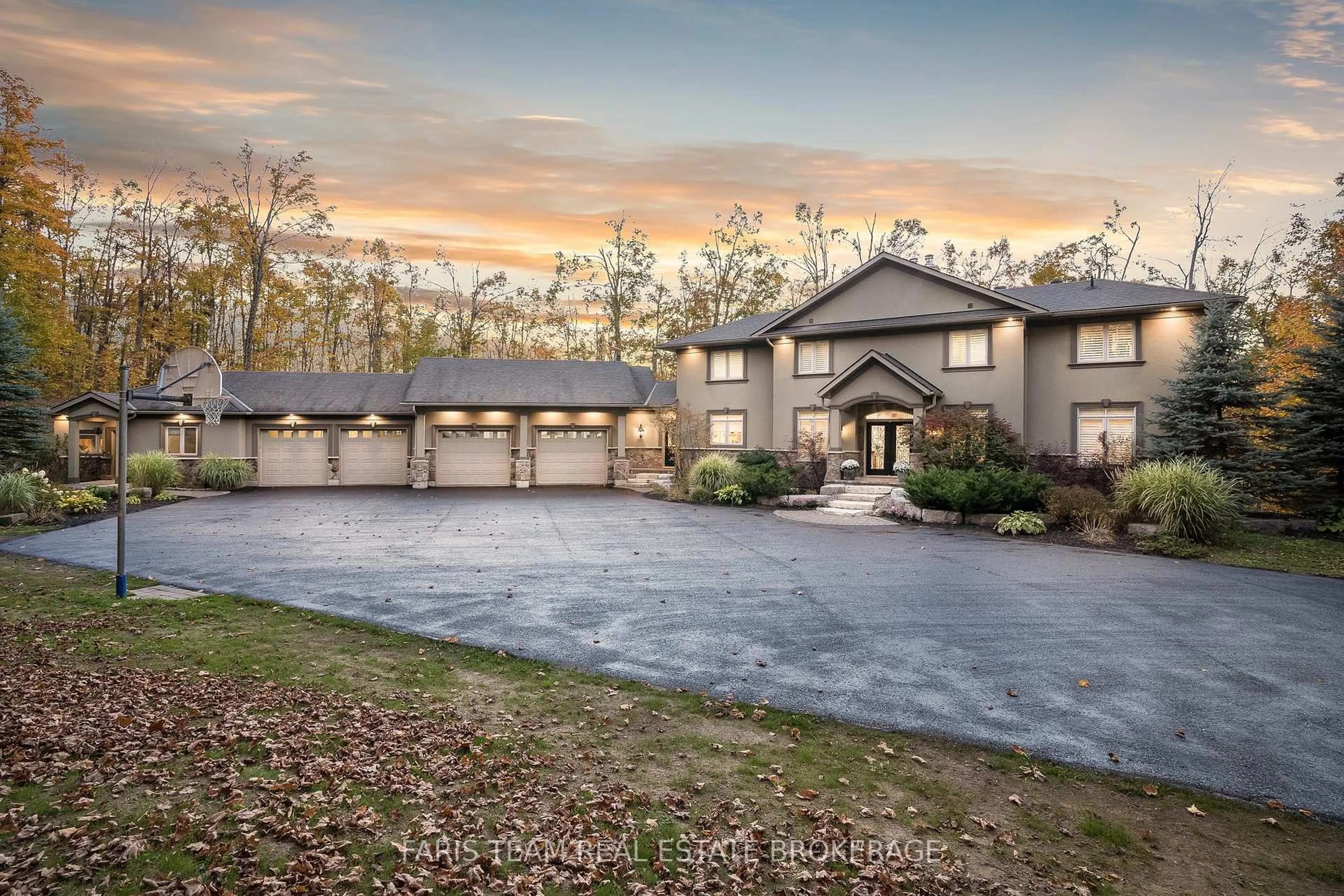 A pic from outside/outdoor area/front of a property/back of a property/a pic from drone, mountain view for 911 Bass Lake Sdrd, Oro-Medonte Ontario L0L 2E0