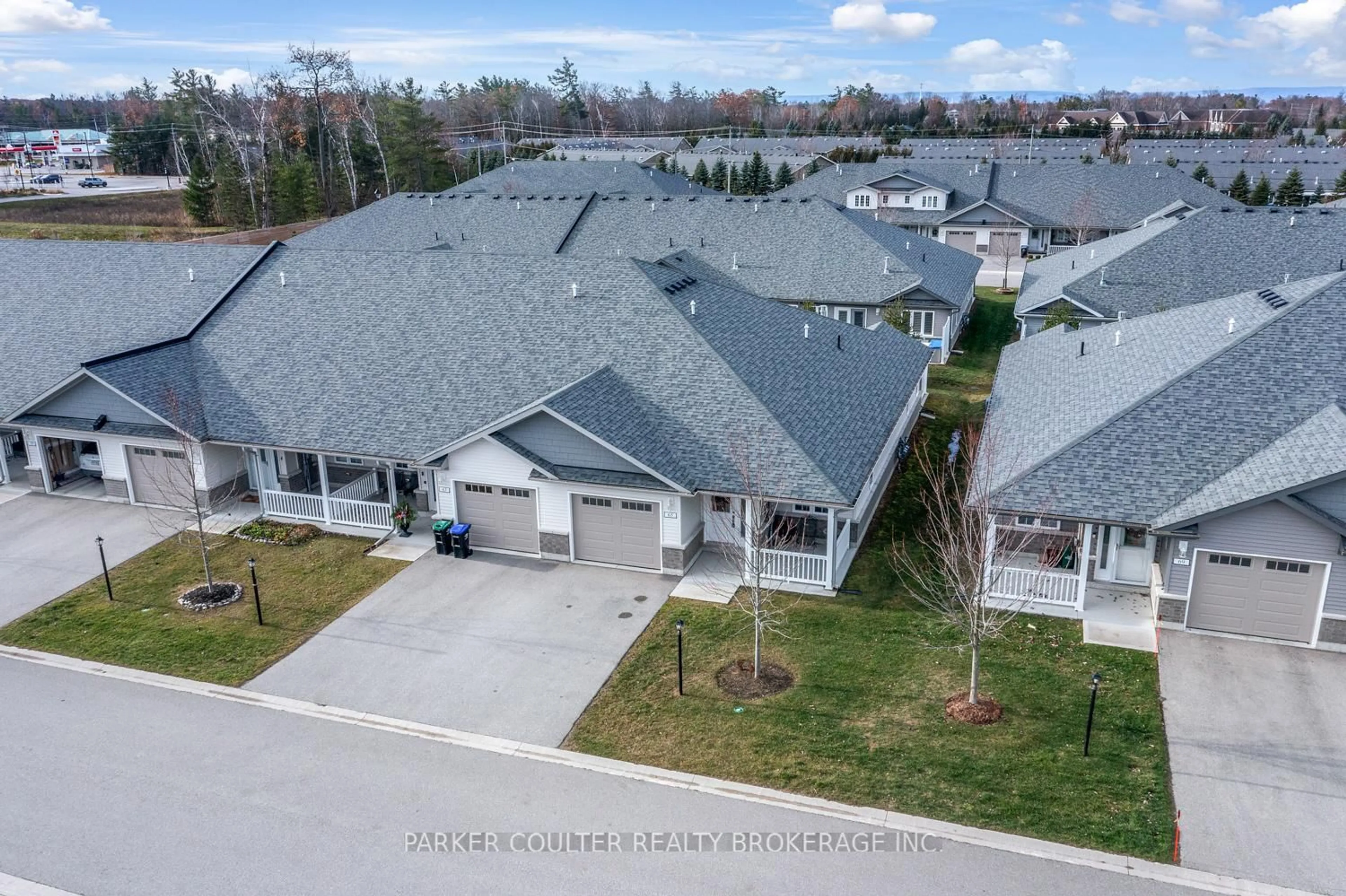 A pic from outside/outdoor area/front of a property/back of a property/a pic from drone, street for 65 Ivy Cres, Wasaga Beach Ontario L9Z 0H8