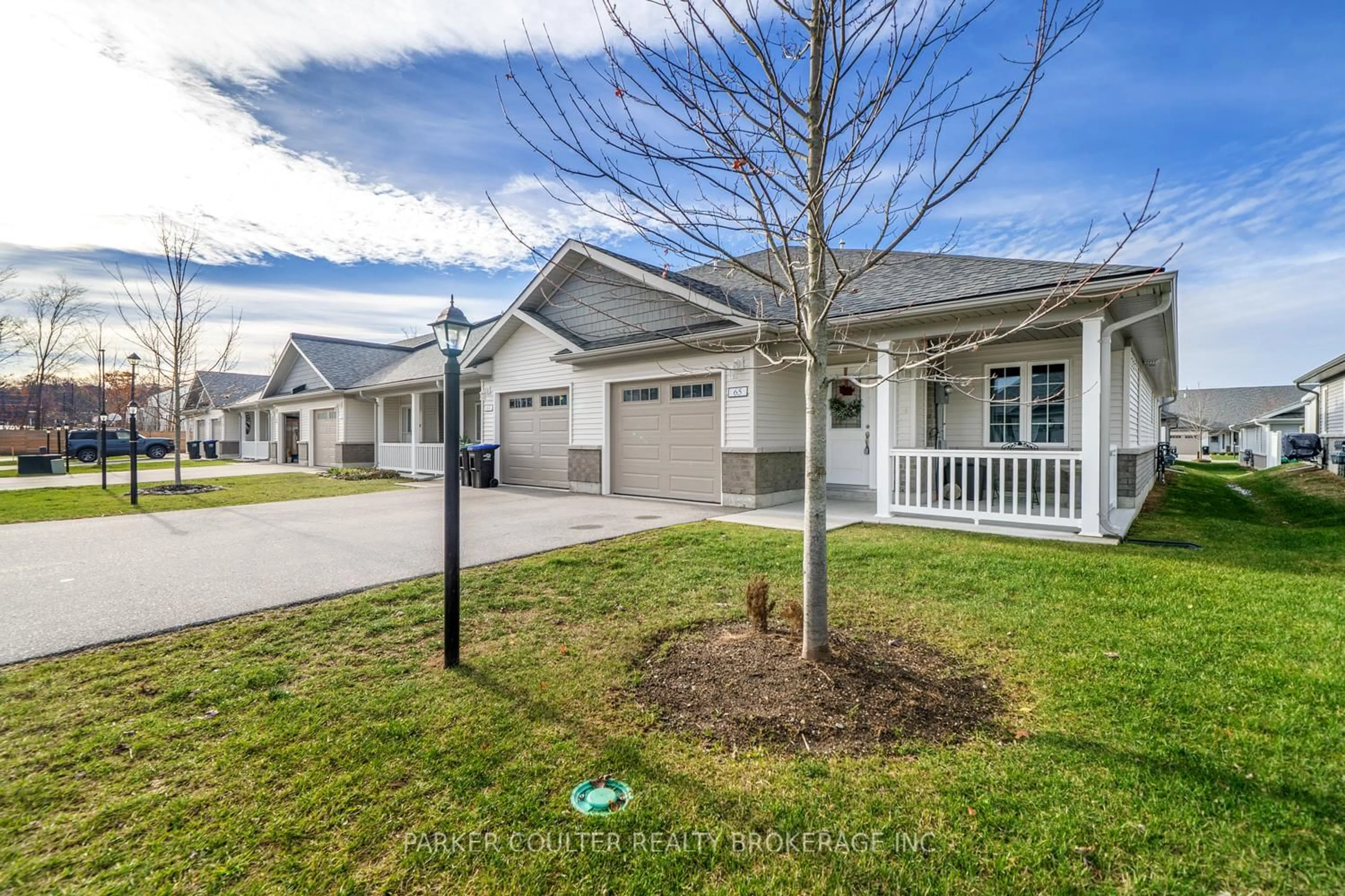 A pic from outside/outdoor area/front of a property/back of a property/a pic from drone, street for 65 Ivy Cres, Wasaga Beach Ontario L9Z 0H8