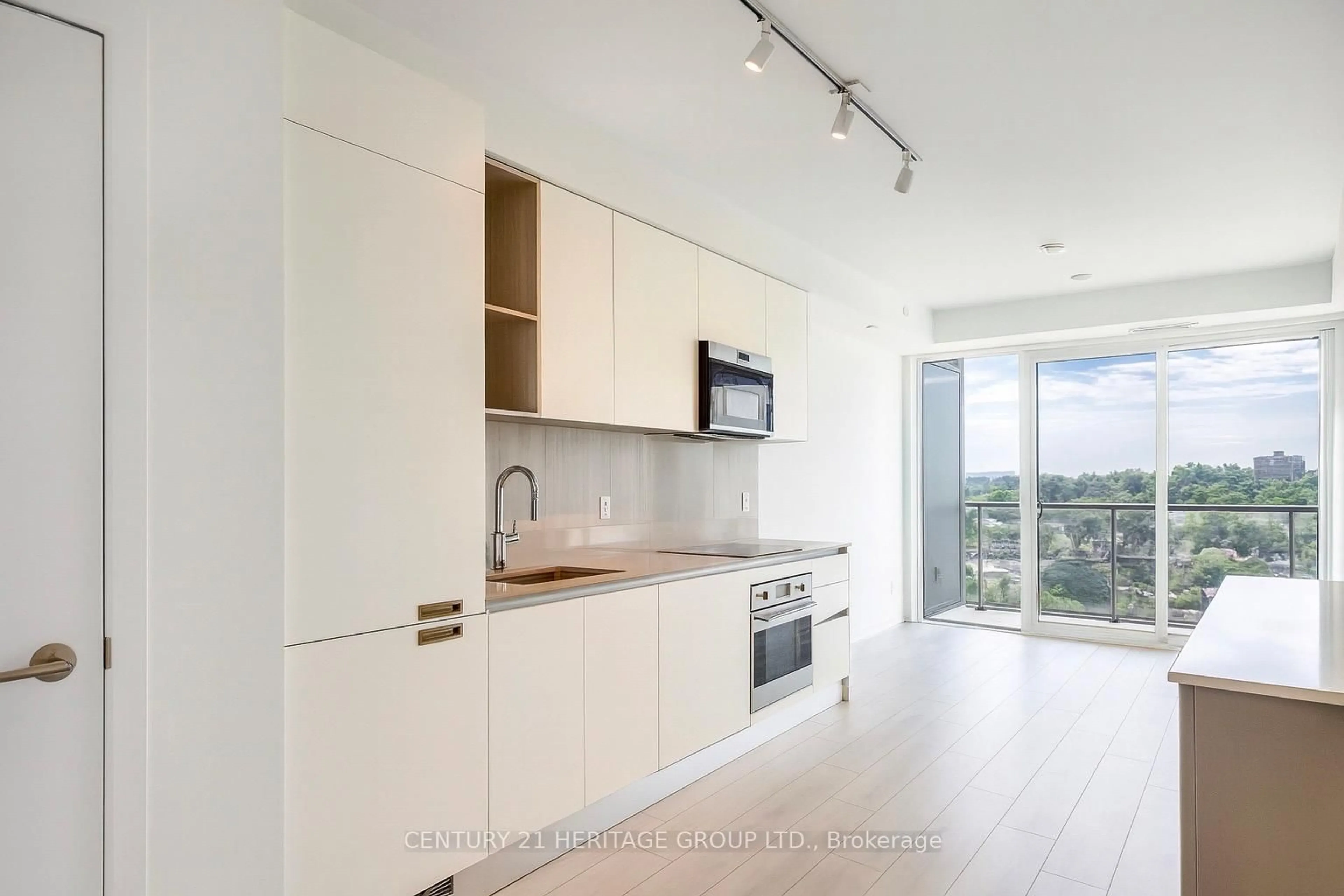 Standard kitchen, wood/laminate floor for 39 Mary St #1403, Barrie Ontario L4N 1S9