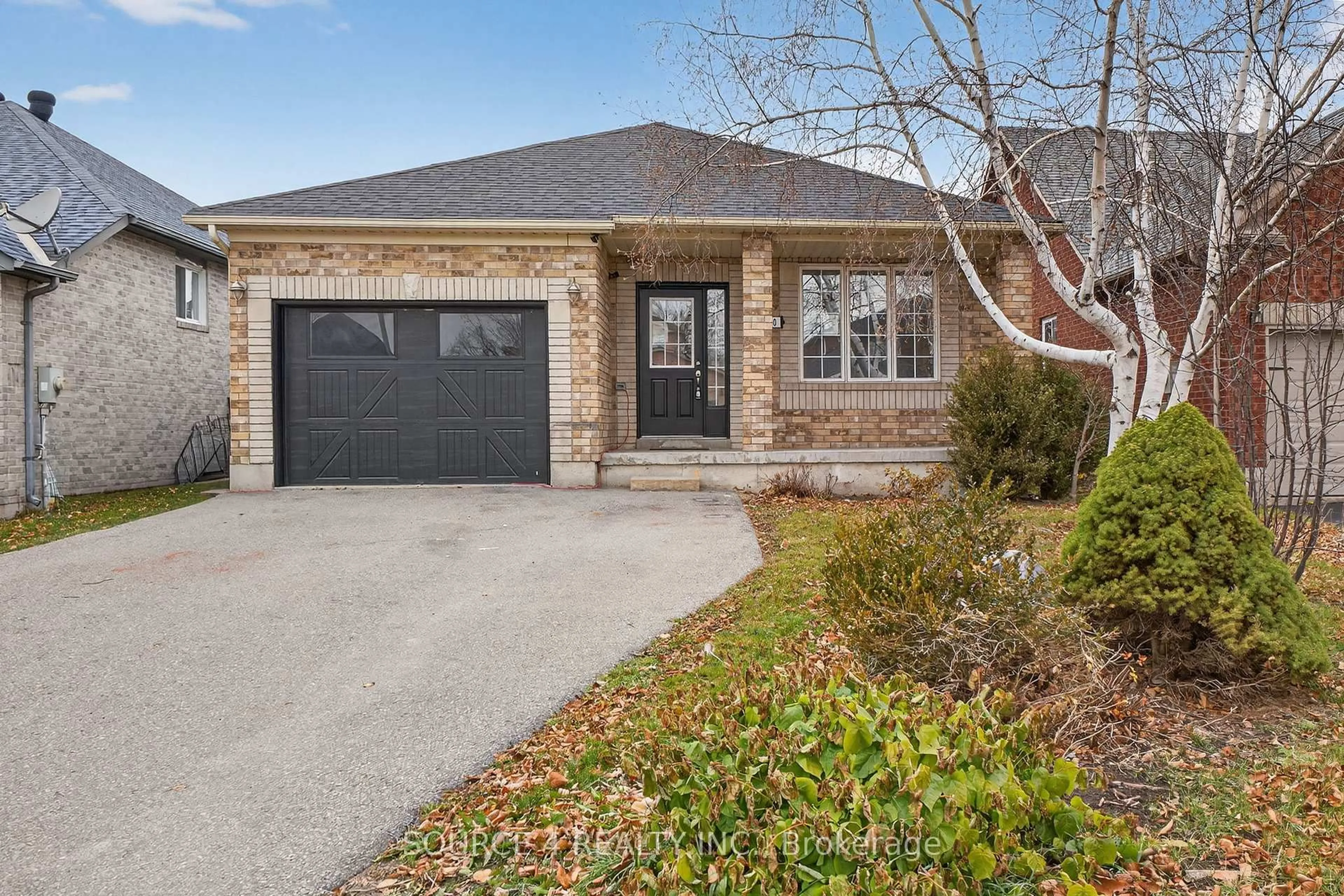 Home with brick exterior material, street for 100 Tunbridge Rd, Barrie Ontario L4M 6T1