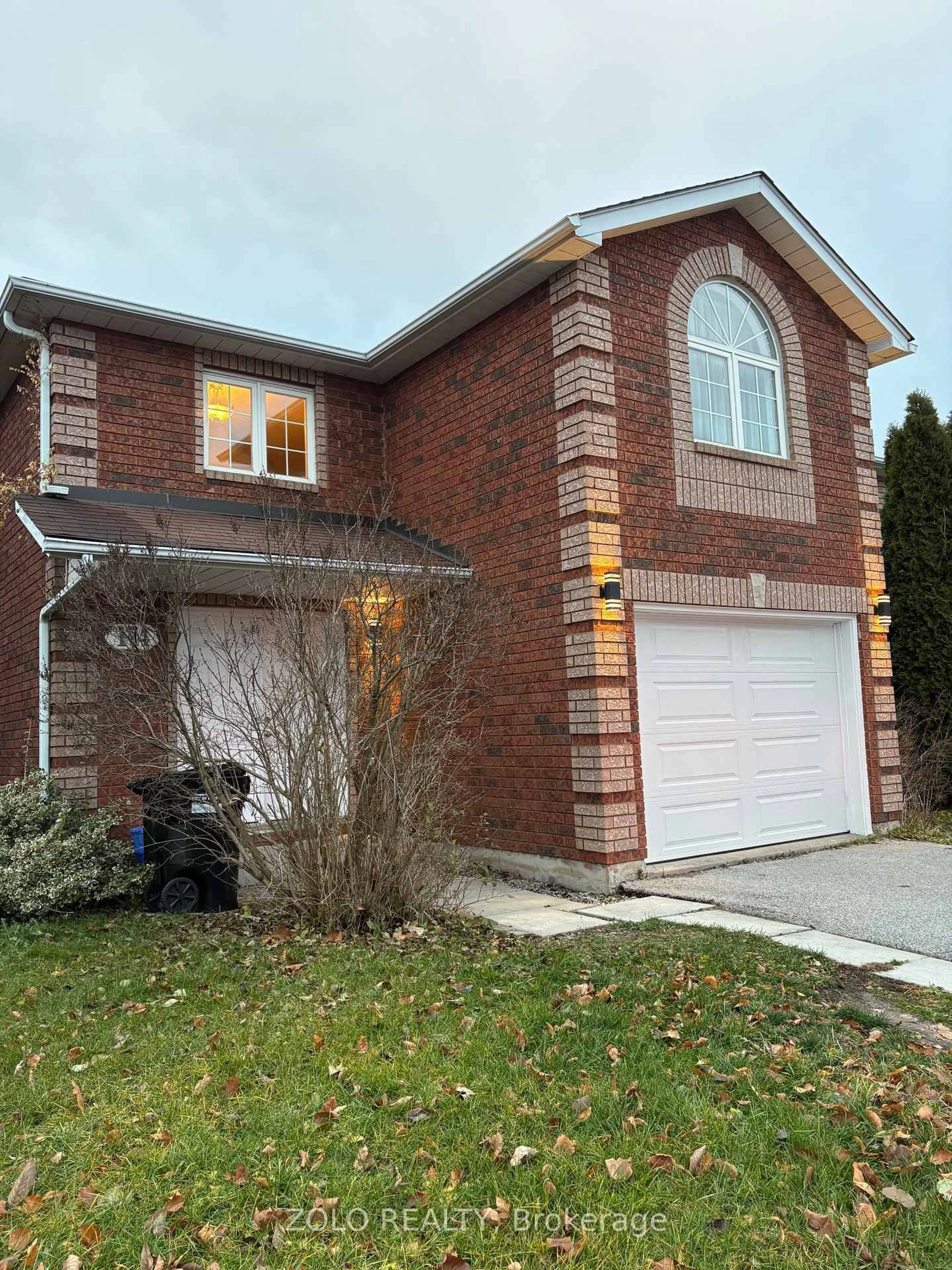 Home with brick exterior material, street for 174 Tunbridge Rd, Barrie Ontario L4M 6S1