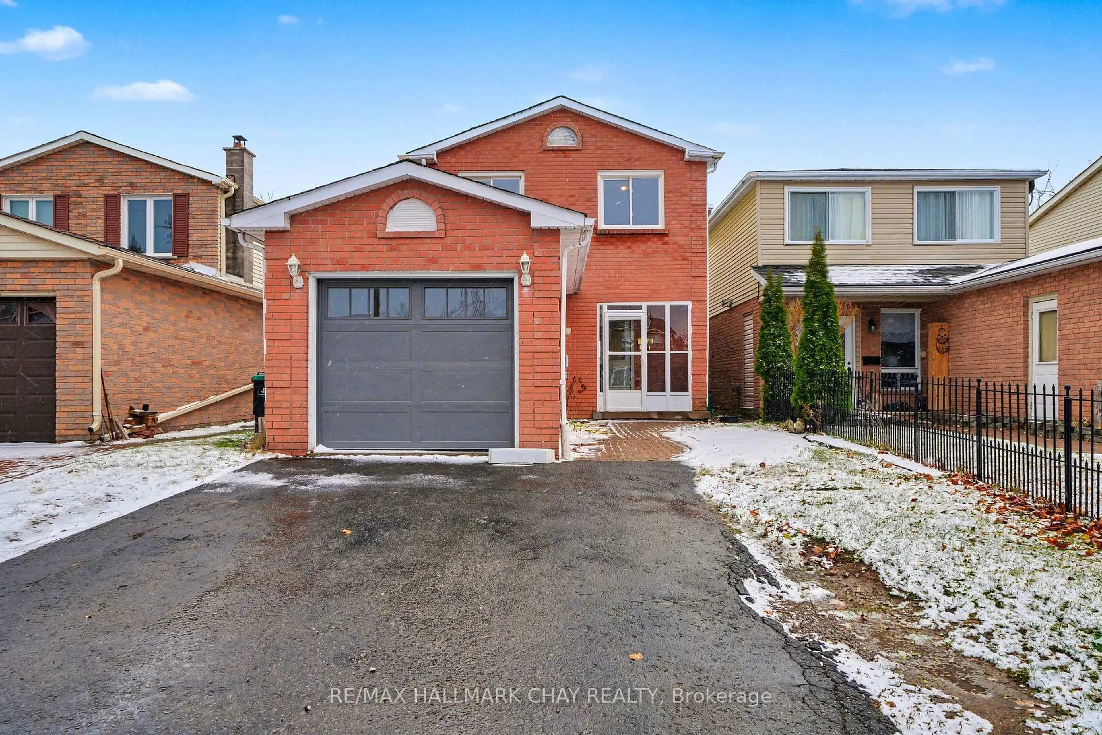 Home with brick exterior material, street for 29 Baltimore Rd, Barrie Ontario L4M 5M6