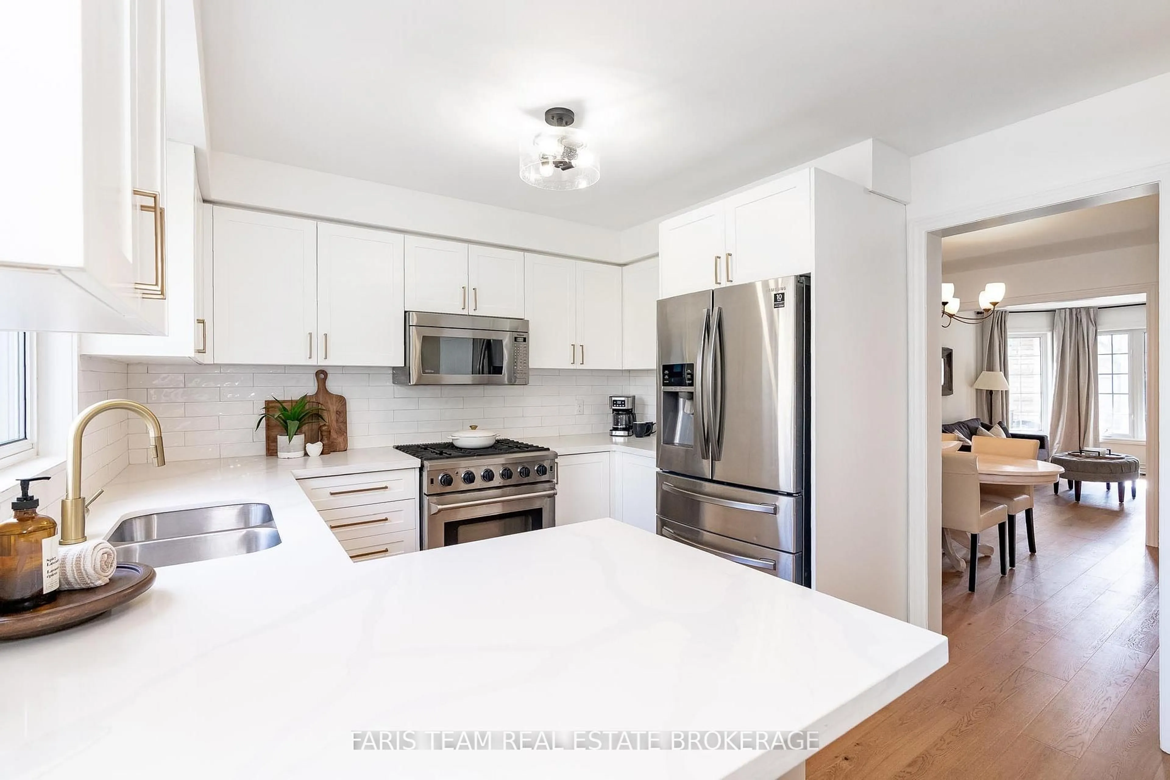 Open concept kitchen, unknown for 102 Country Lane, Barrie Ontario L4N 0N3