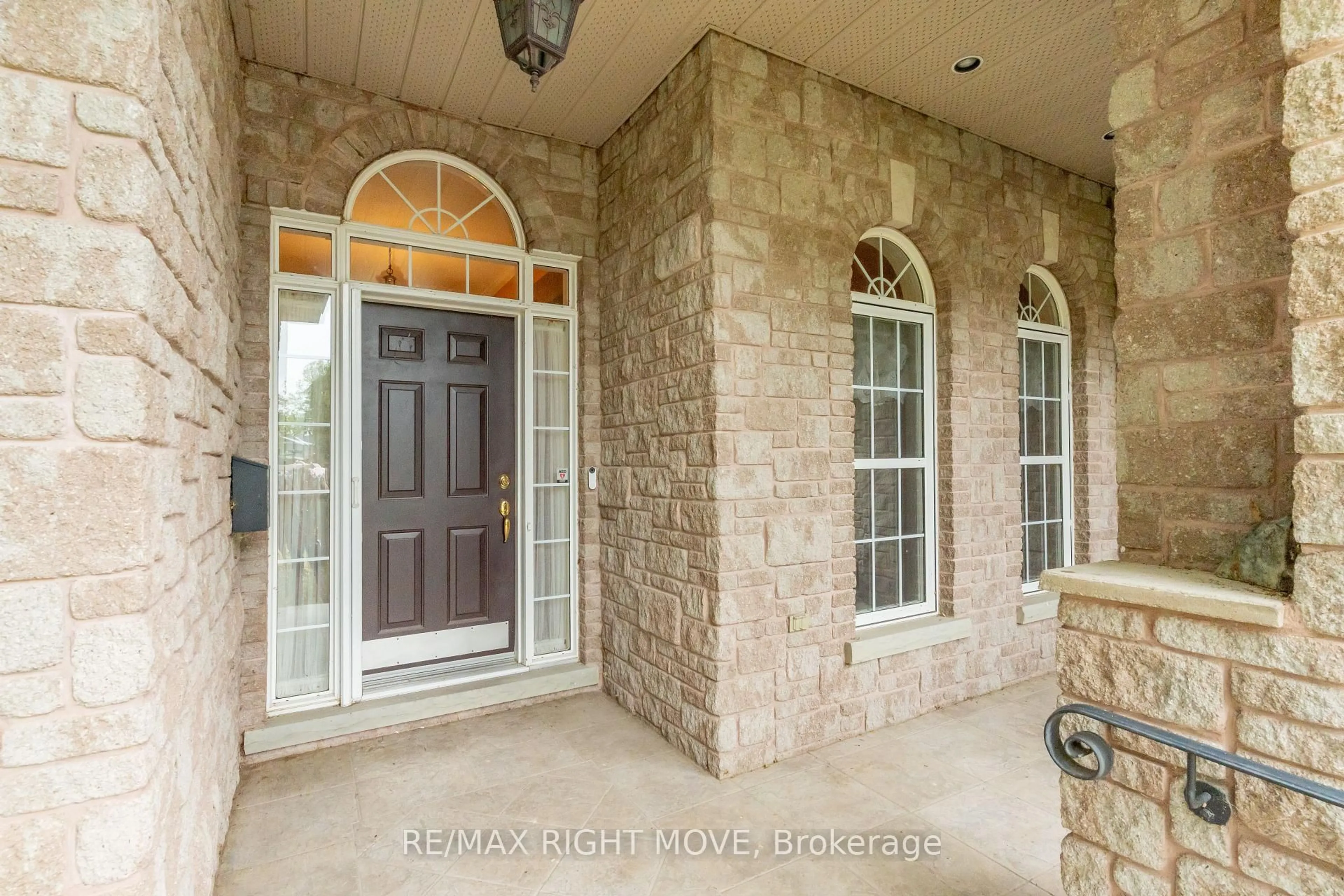 Indoor entryway for 3 Thicketwood Pl, Ramara Ontario L0K 1B0