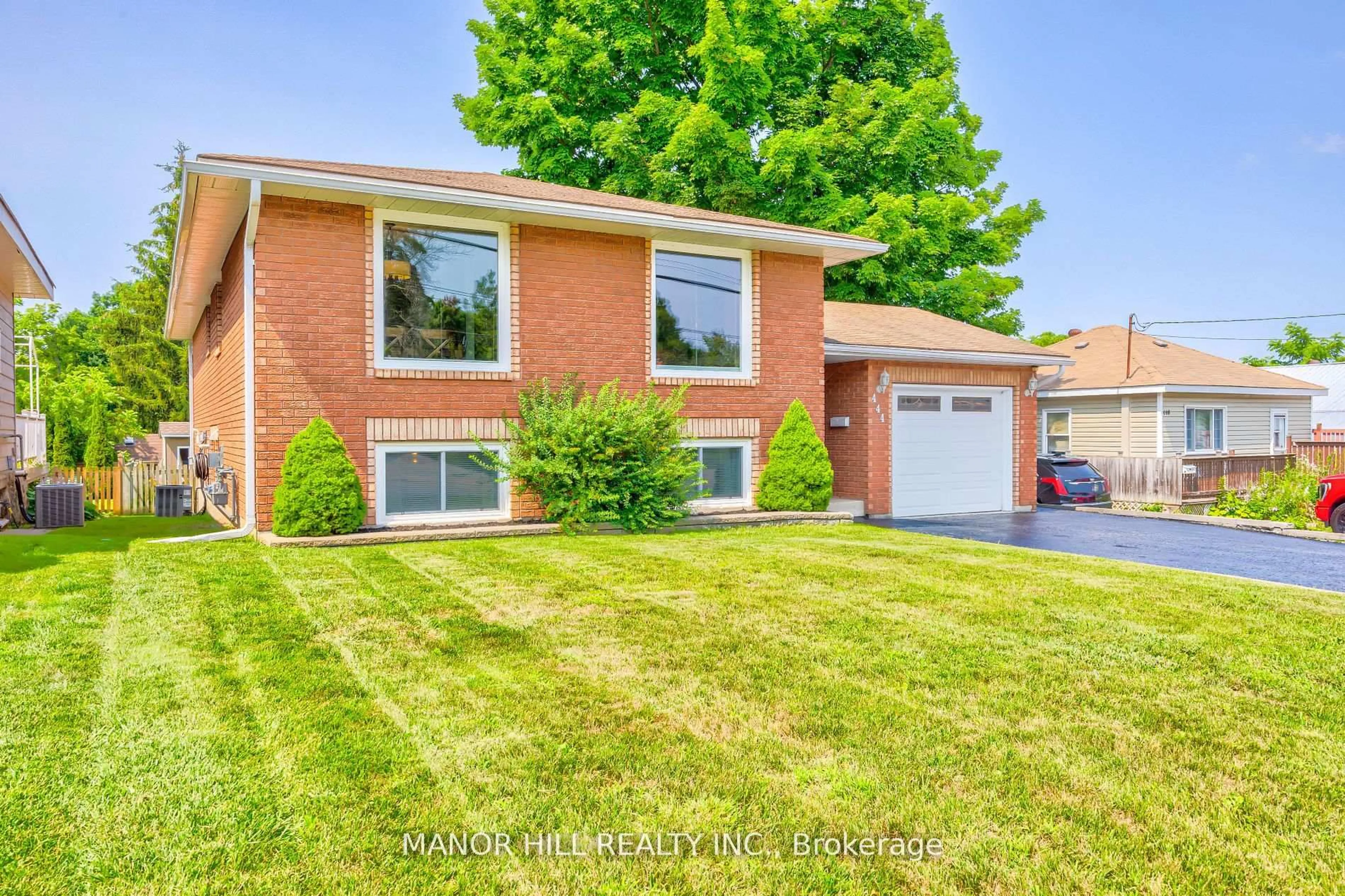 Home with brick exterior material, street for 444 William St, Midland Ontario L4R 2S6