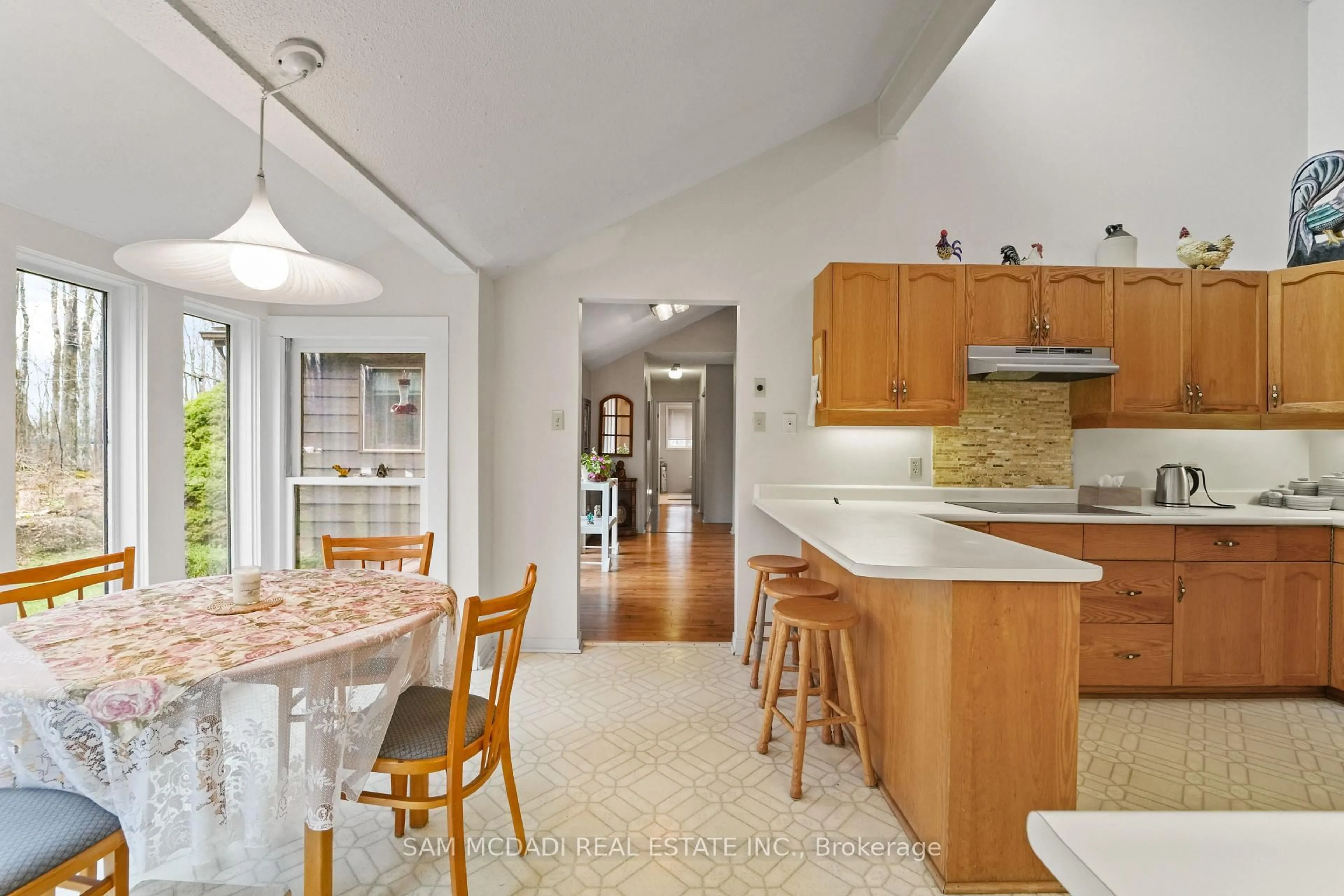 Open concept kitchen, ceramic/tile floor for 1415 County Rd 124, Clearview Ontario L0M 1H0