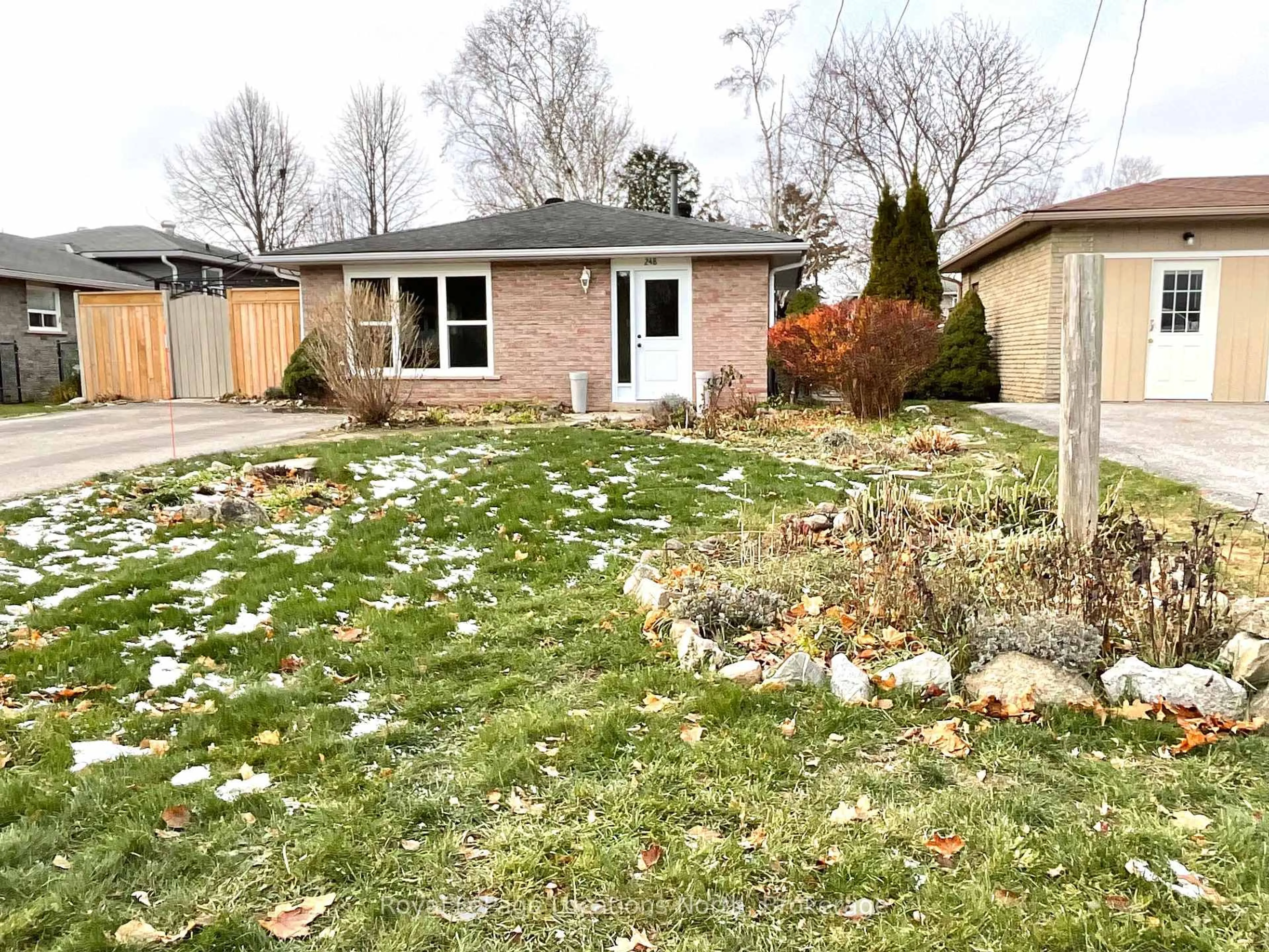 A pic from outside/outdoor area/front of a property/back of a property/a pic from drone, street for 248 Eric St, Clearview Ontario L0M 1S0