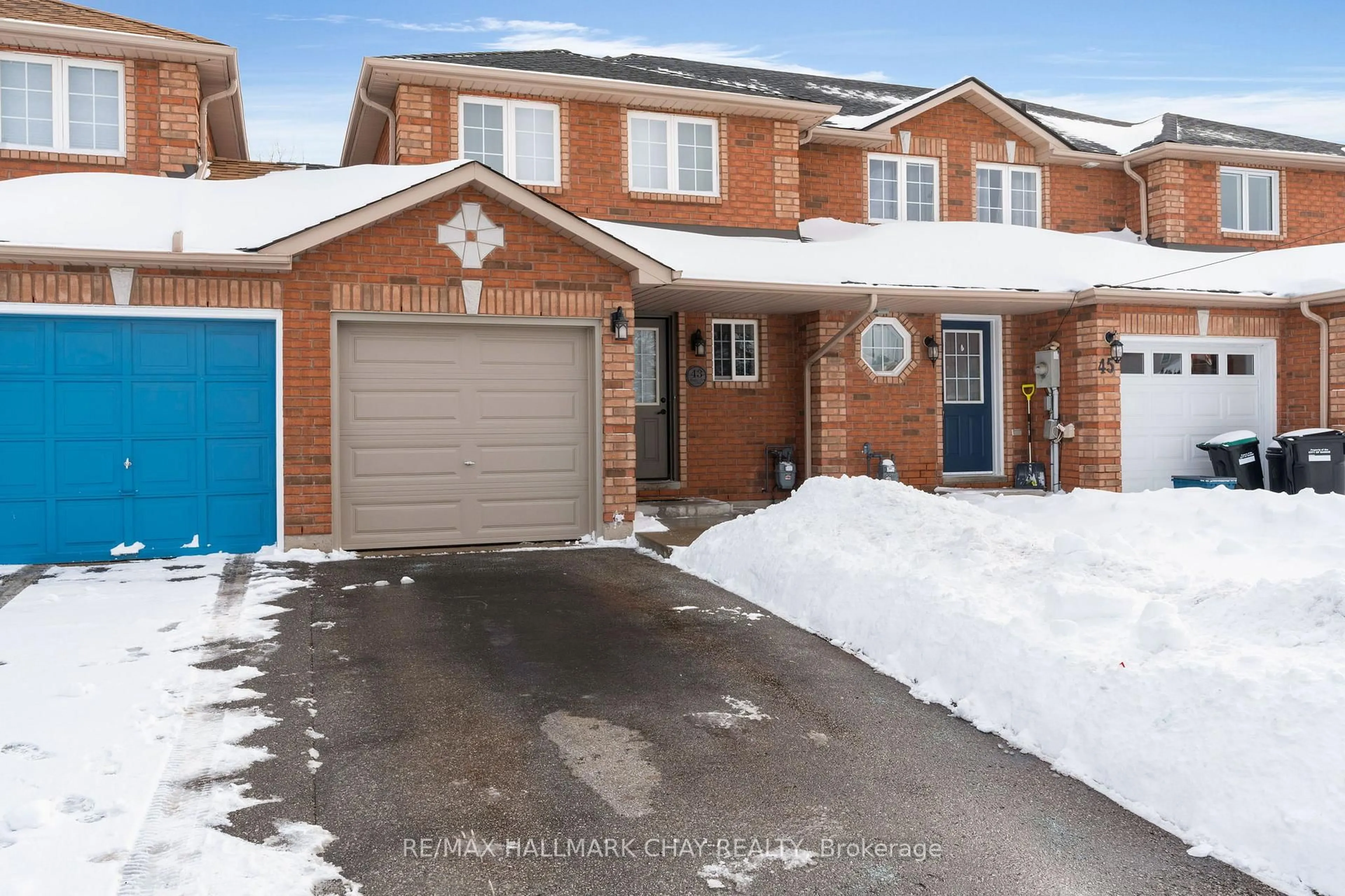 Home with brick exterior material, street for 43 SRIGLEY St, Barrie Ontario L4N 0L9