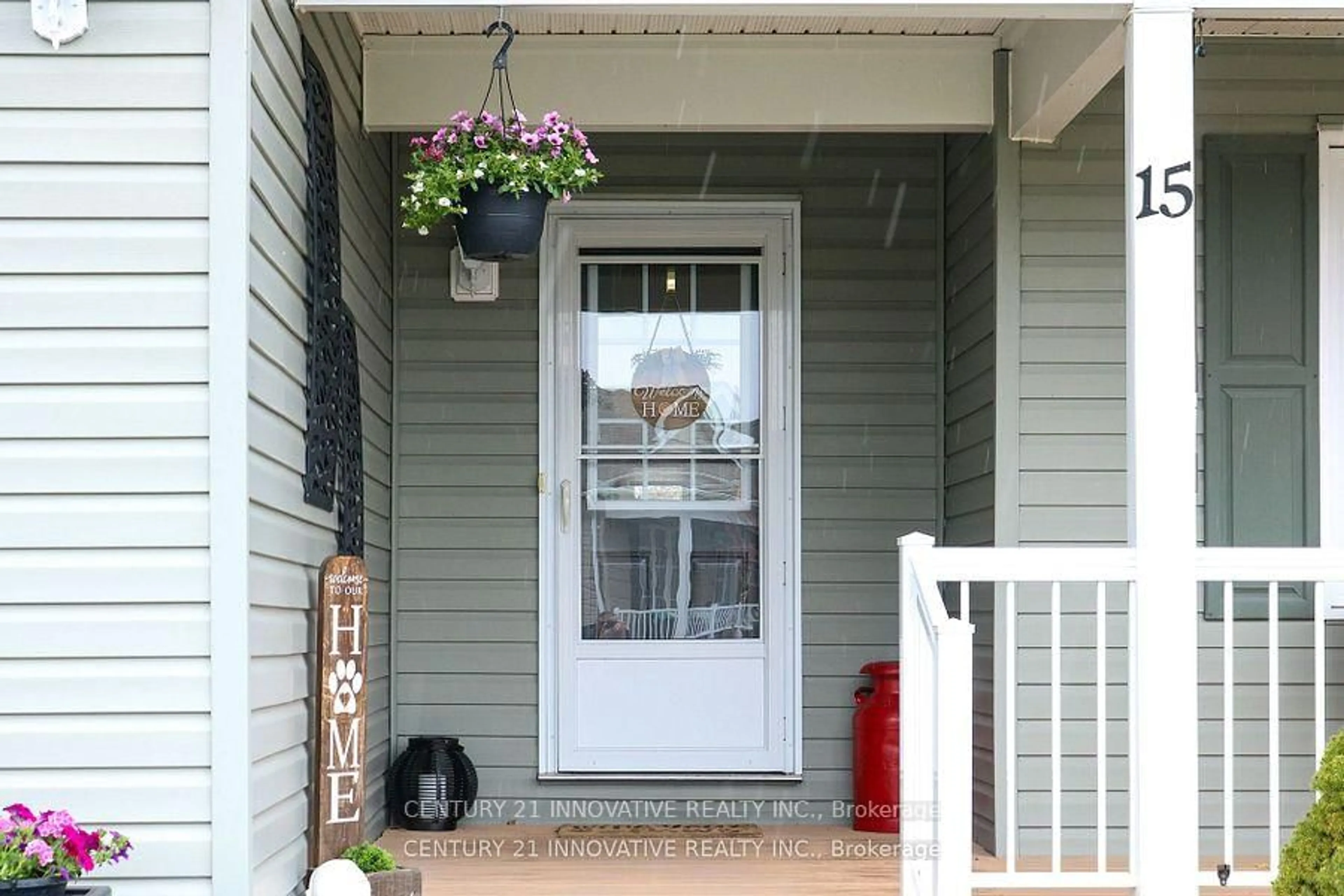 Indoor entryway for 15 Ainsworth Dr, Ramara Ontario L3V 8J9