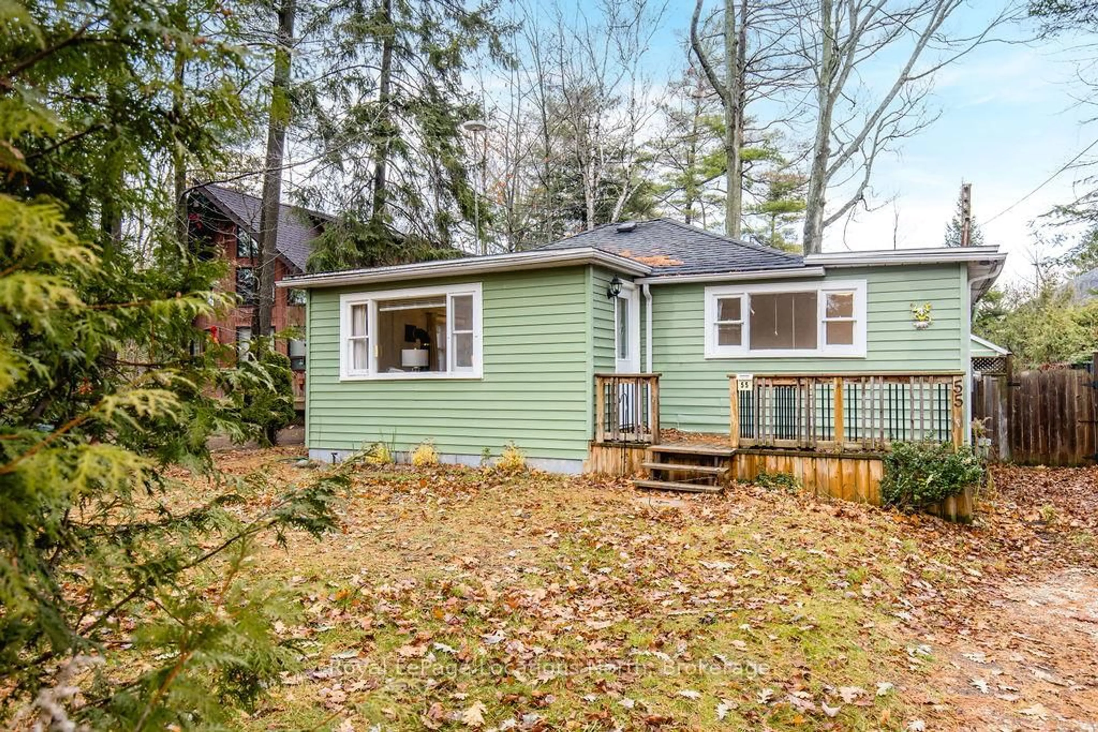 Home with vinyl exterior material, unknown for 55 47th St, Wasaga Beach Ontario L9Y 1Y5