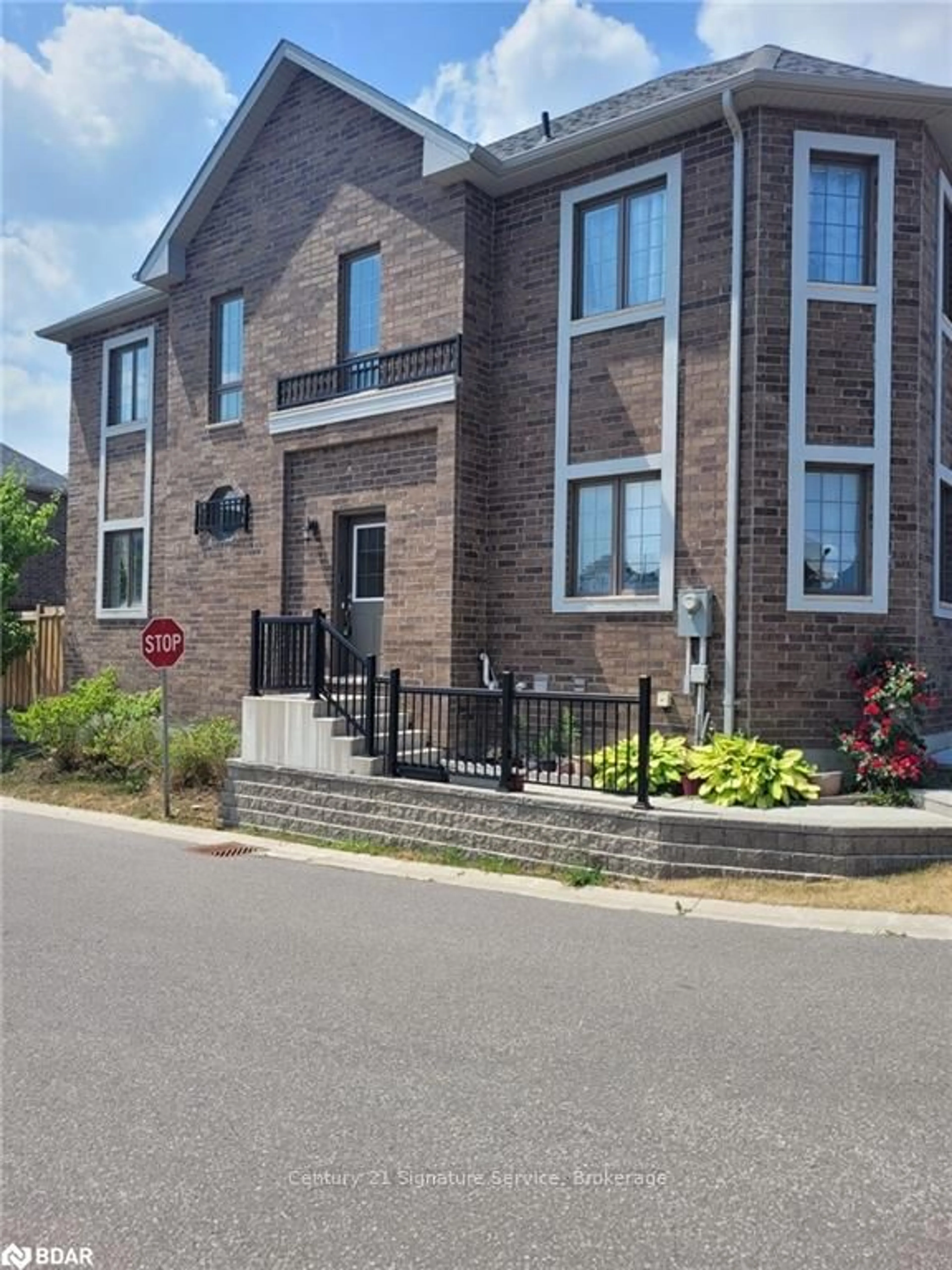 Home with brick exterior material, street for 42 Bedford Estates Cres, Barrie Ontario L4N 9K5