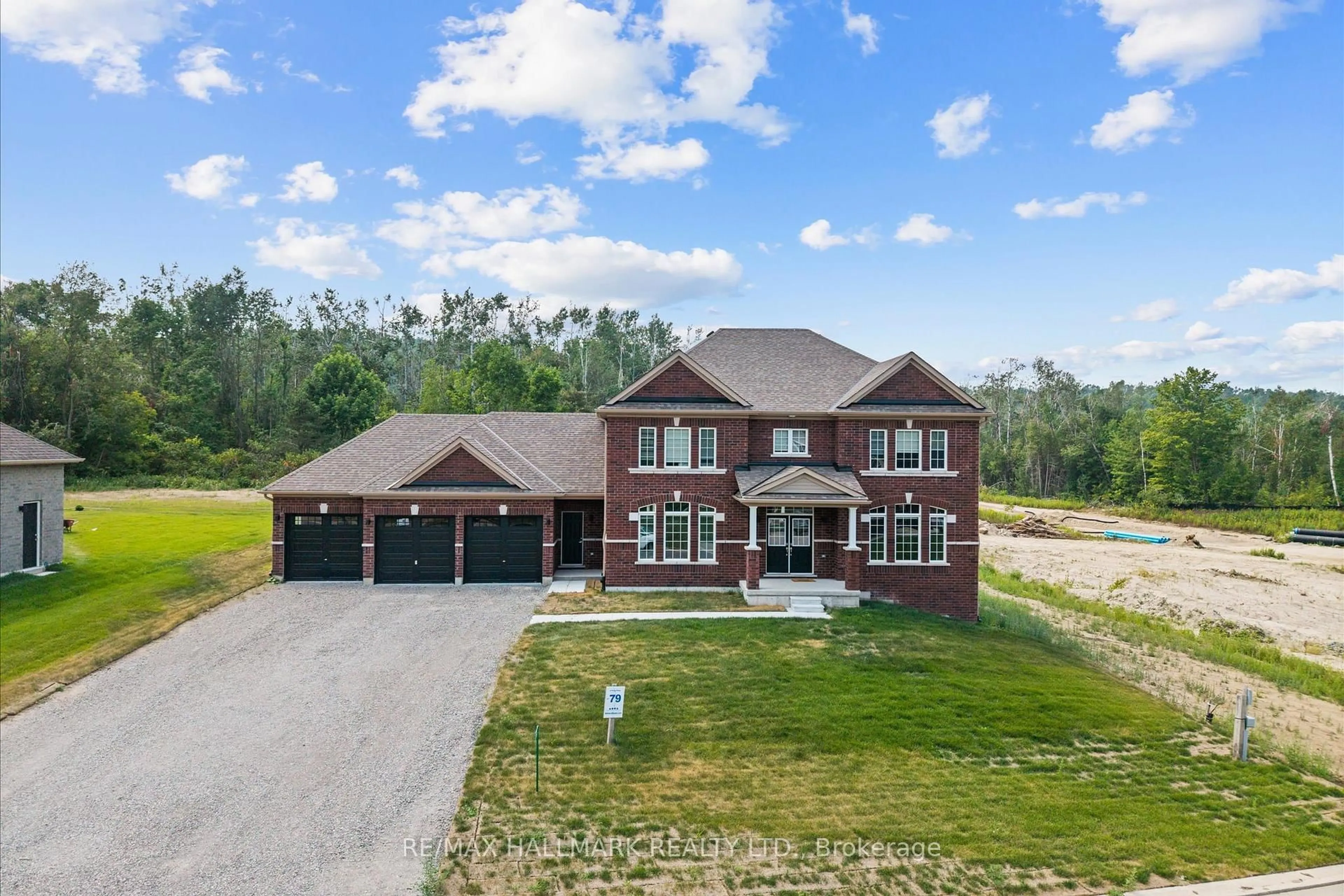 A pic from outside/outdoor area/front of a property/back of a property/a pic from drone, unknown for 94 Ruby Rdge, Oro-Medonte Ontario L0L 2E0
