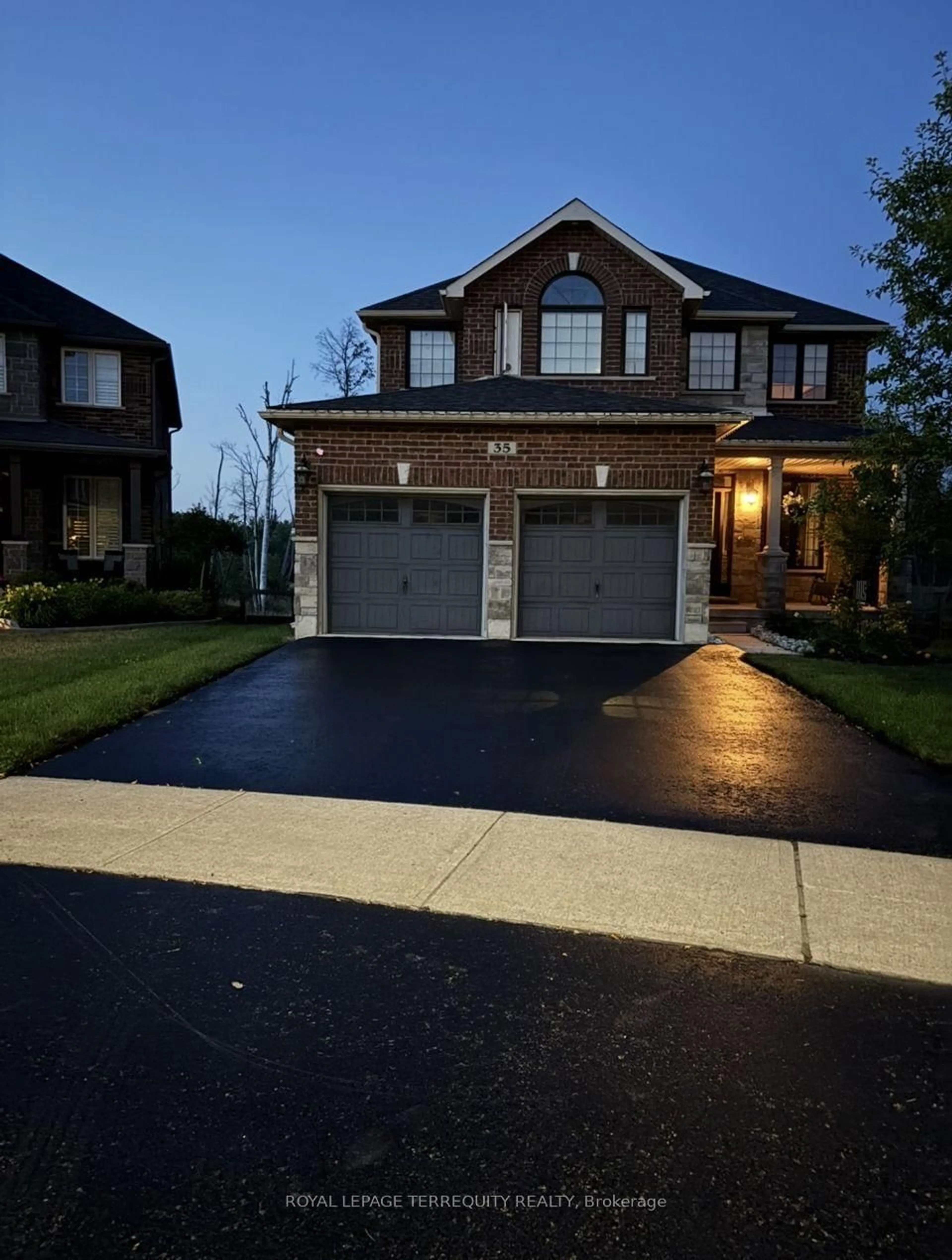 Home with brick exterior material, street for 35 Marta Cres, Barrie Ontario L4N 3N6