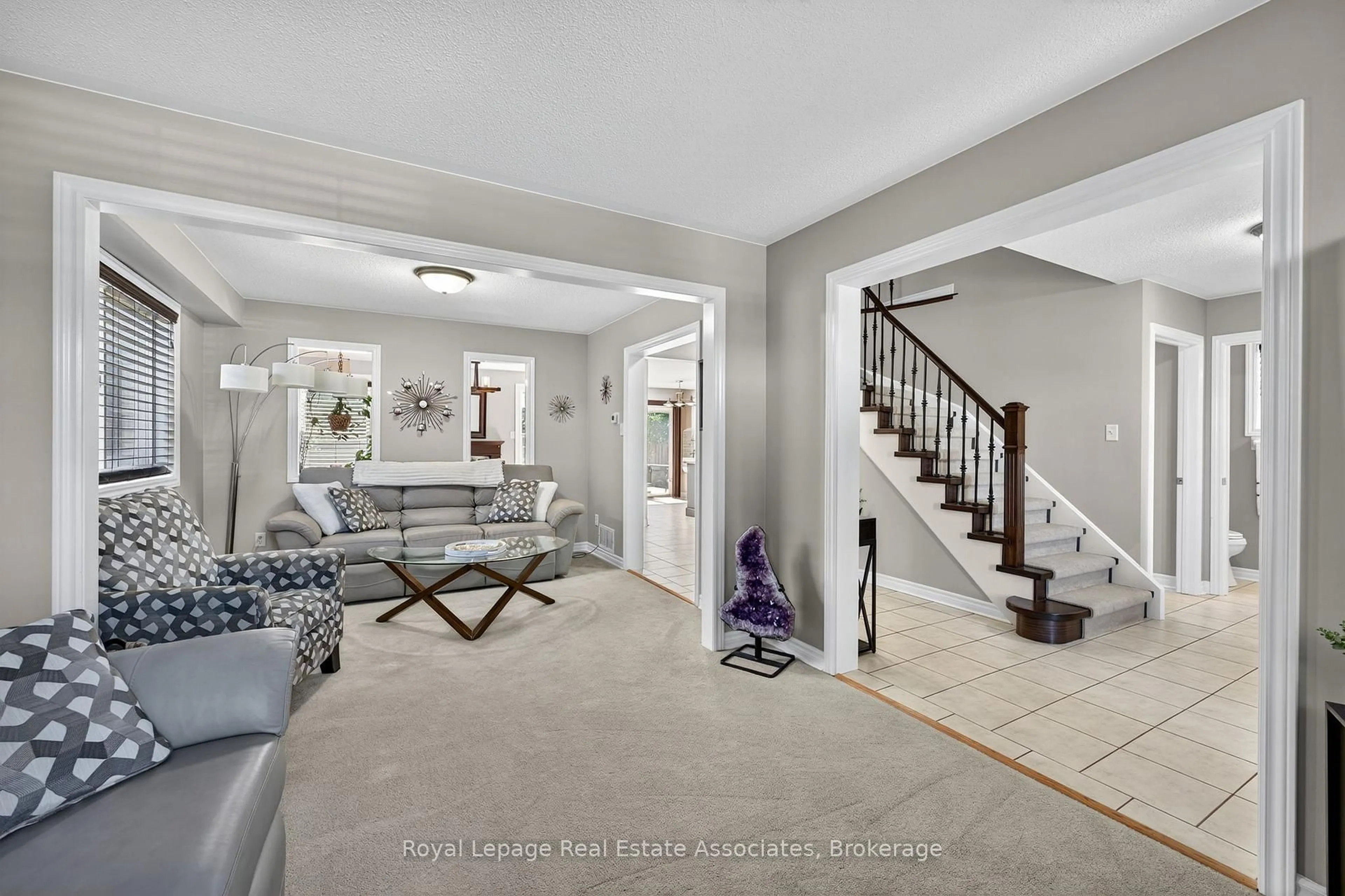 Unknown for 56 Bird St, Barrie Ontario L4N 0X4