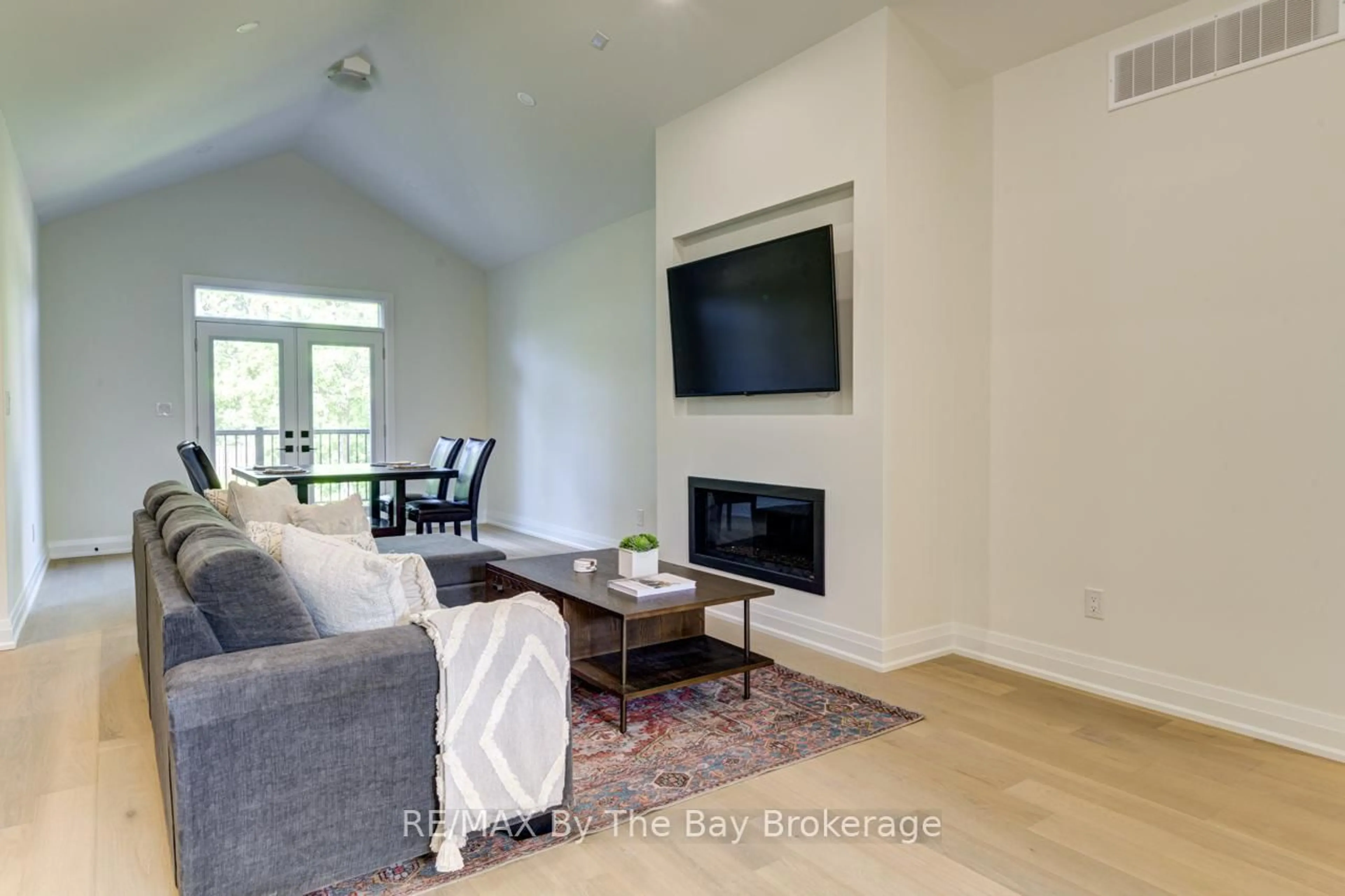 Living room with furniture, unknown for 91 Summer View Ave, Collingwood Ontario L9Y 3Z1