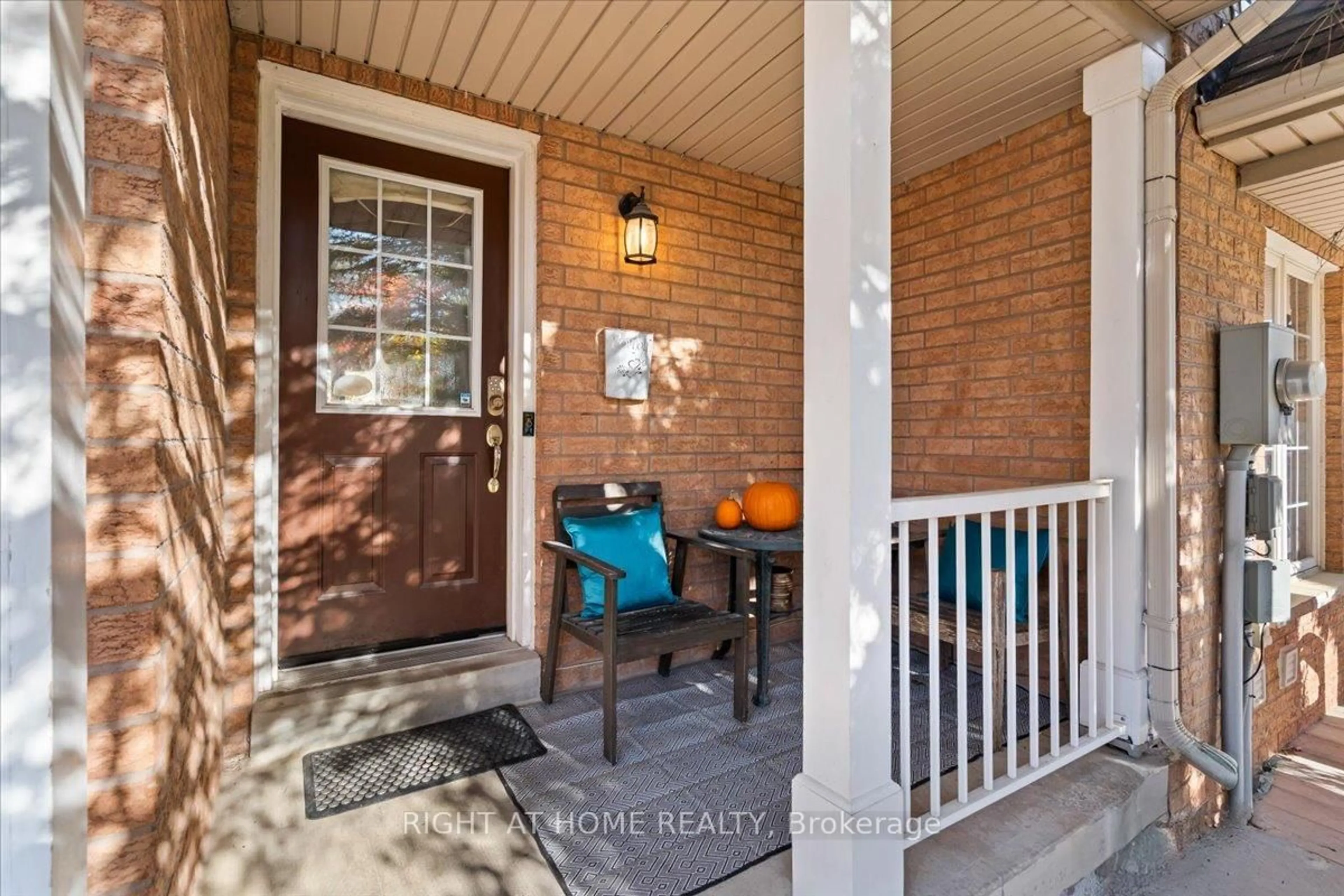 Indoor entryway for 84 Trevino Circ, Barrie Ontario L4M 6T8