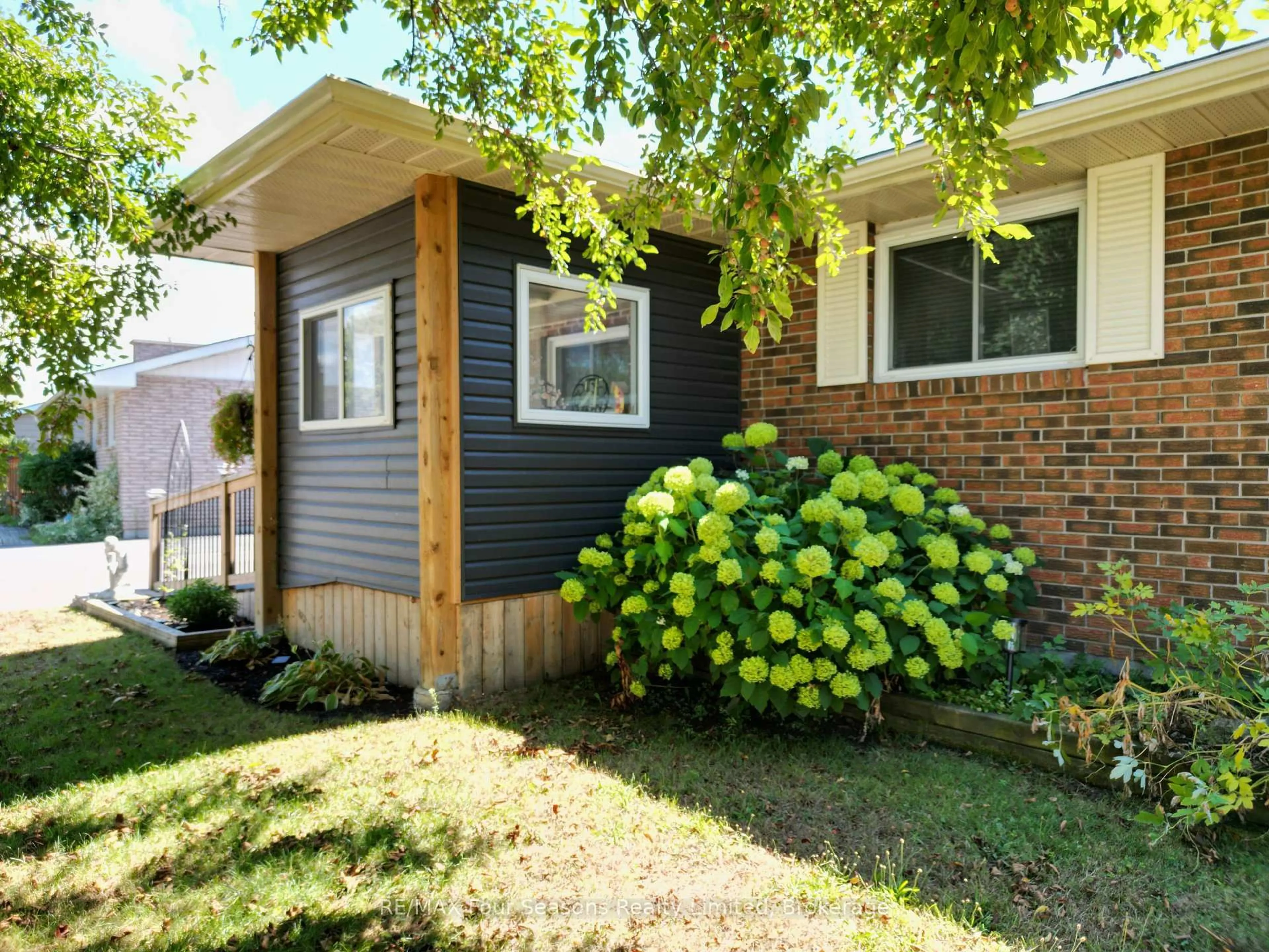 Home with vinyl exterior material, street for 225 CHRISTOPHER St, Clearview Ontario L0M 1S0