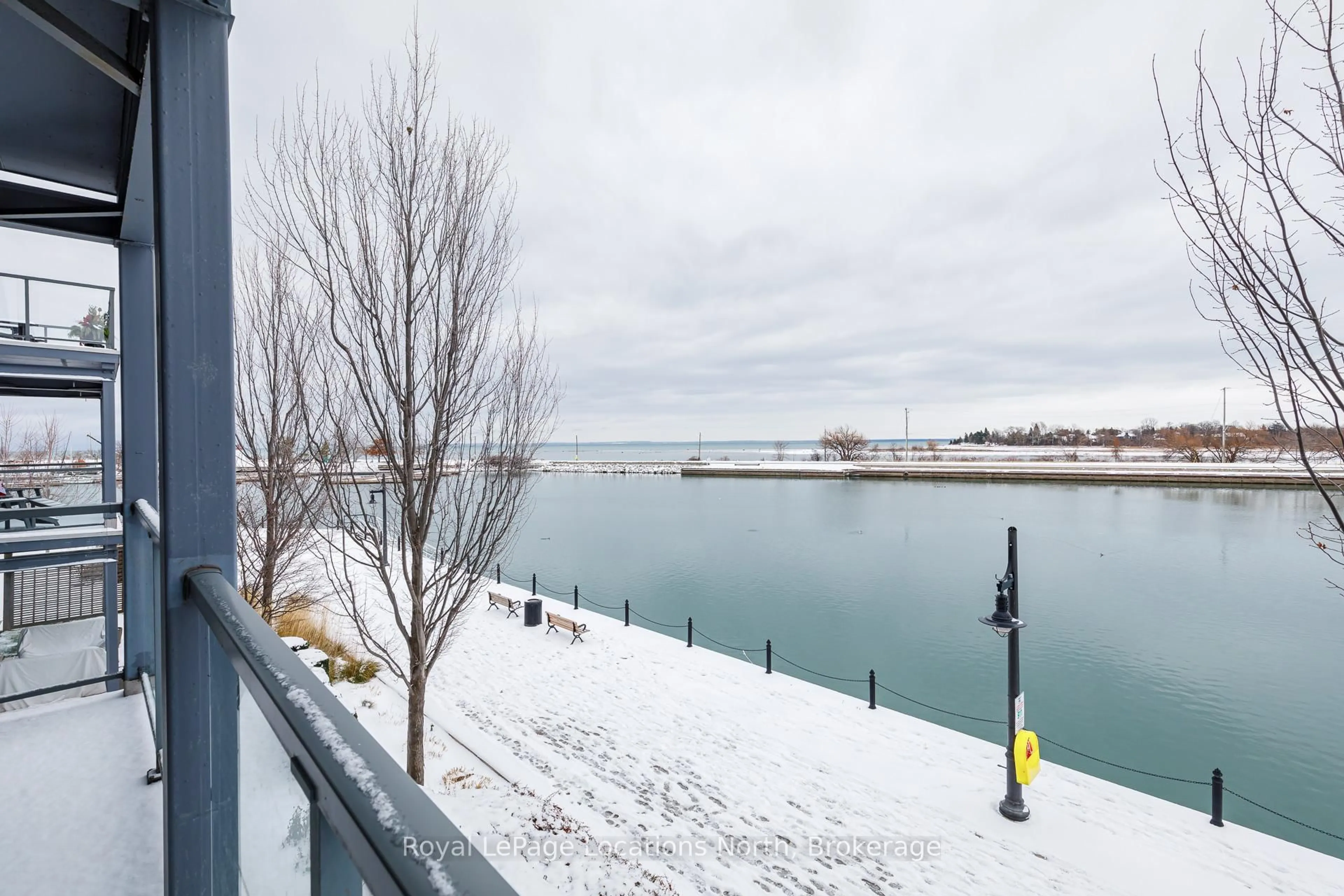 Patio, water/lake/river/ocean view for 1 SHIPYARD Lane #207, Collingwood Ontario L9Y 0W2