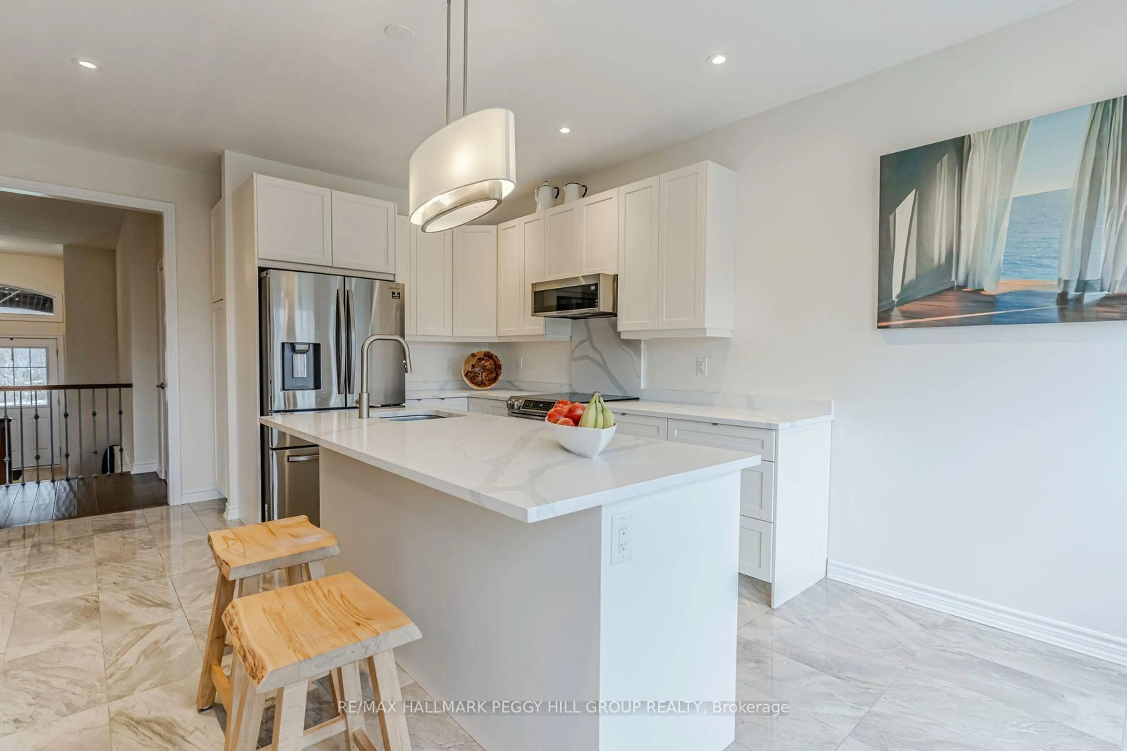 Open concept kitchen, ceramic/tile floor for 82 Diamond Valley Dr, Oro-Medonte Ontario L0L 2E0