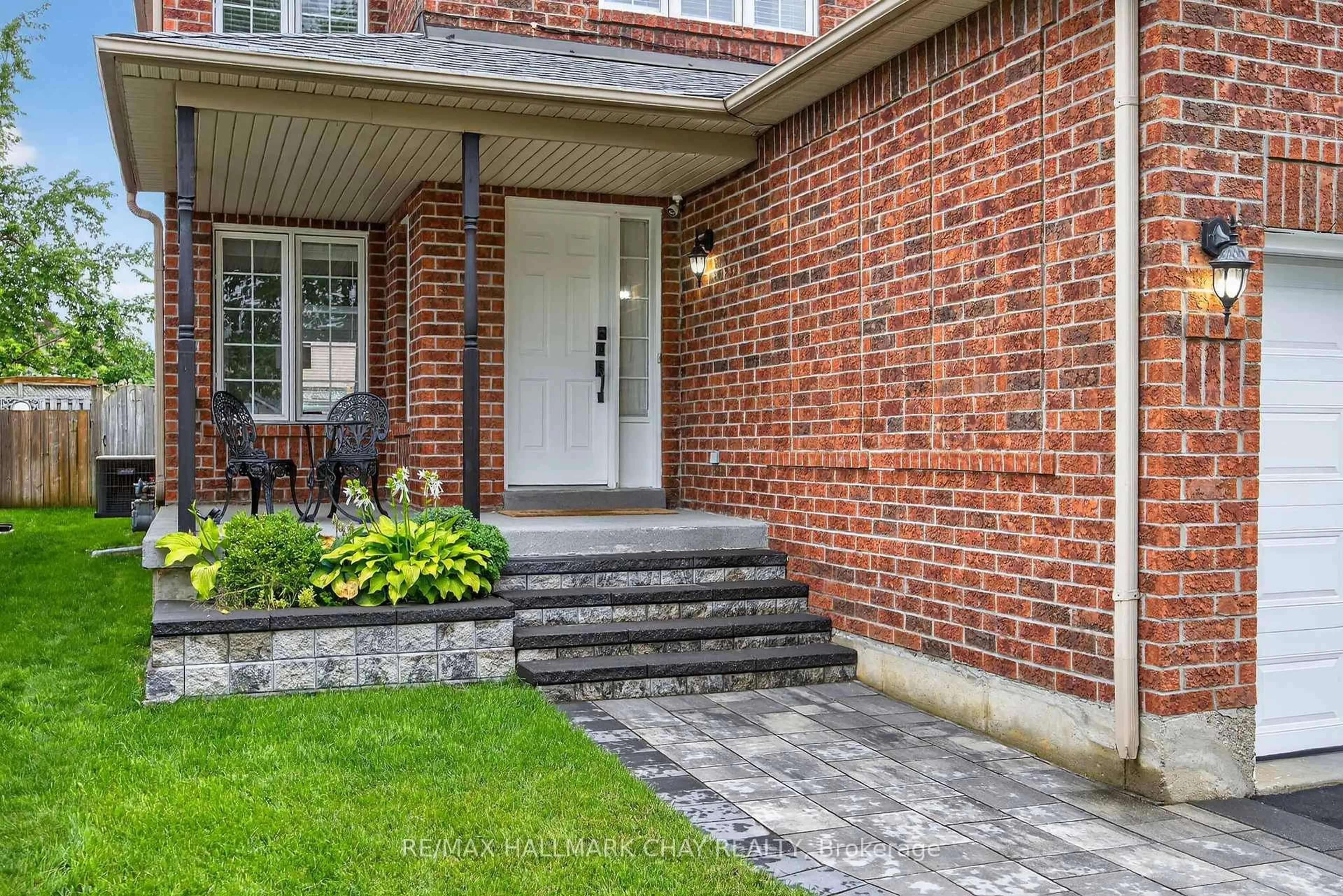 Home with brick exterior material, street for 171 Brucker Rd, Barrie Ontario L4N 8R8