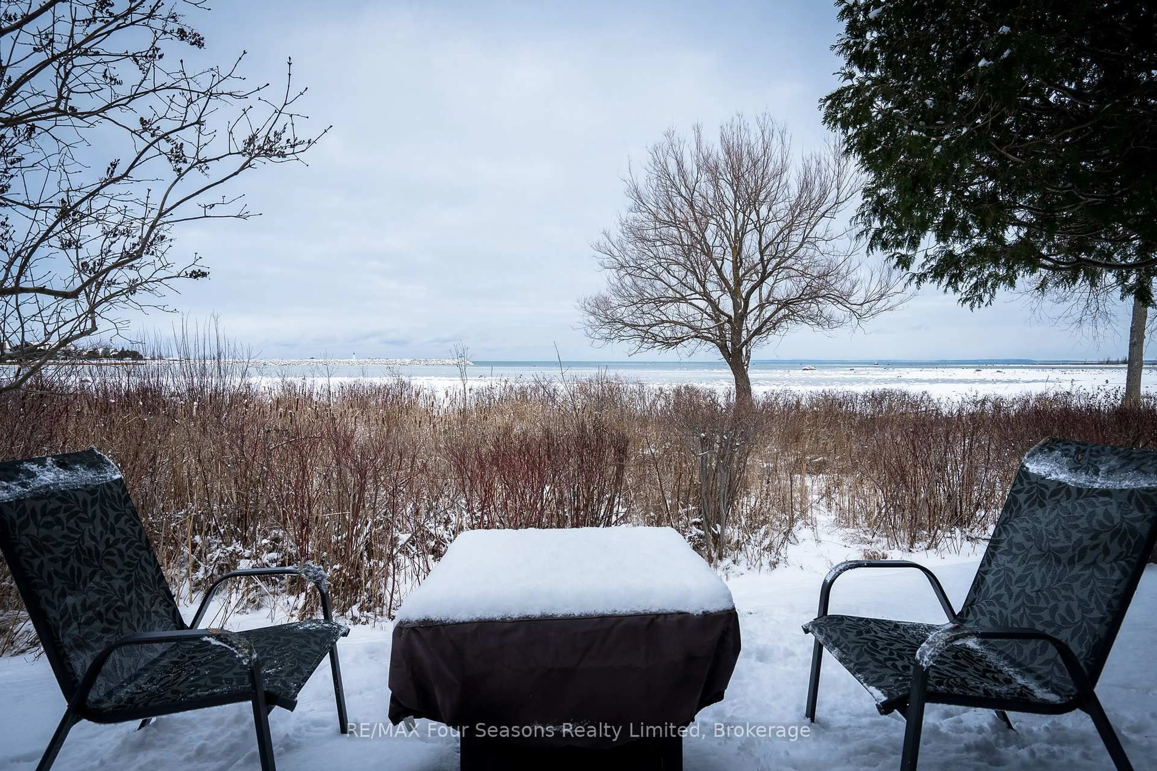 Patio, water/lake/river/ocean view for 44 Trott Blvd #24, Collingwood Ontario L9Y 5B7
