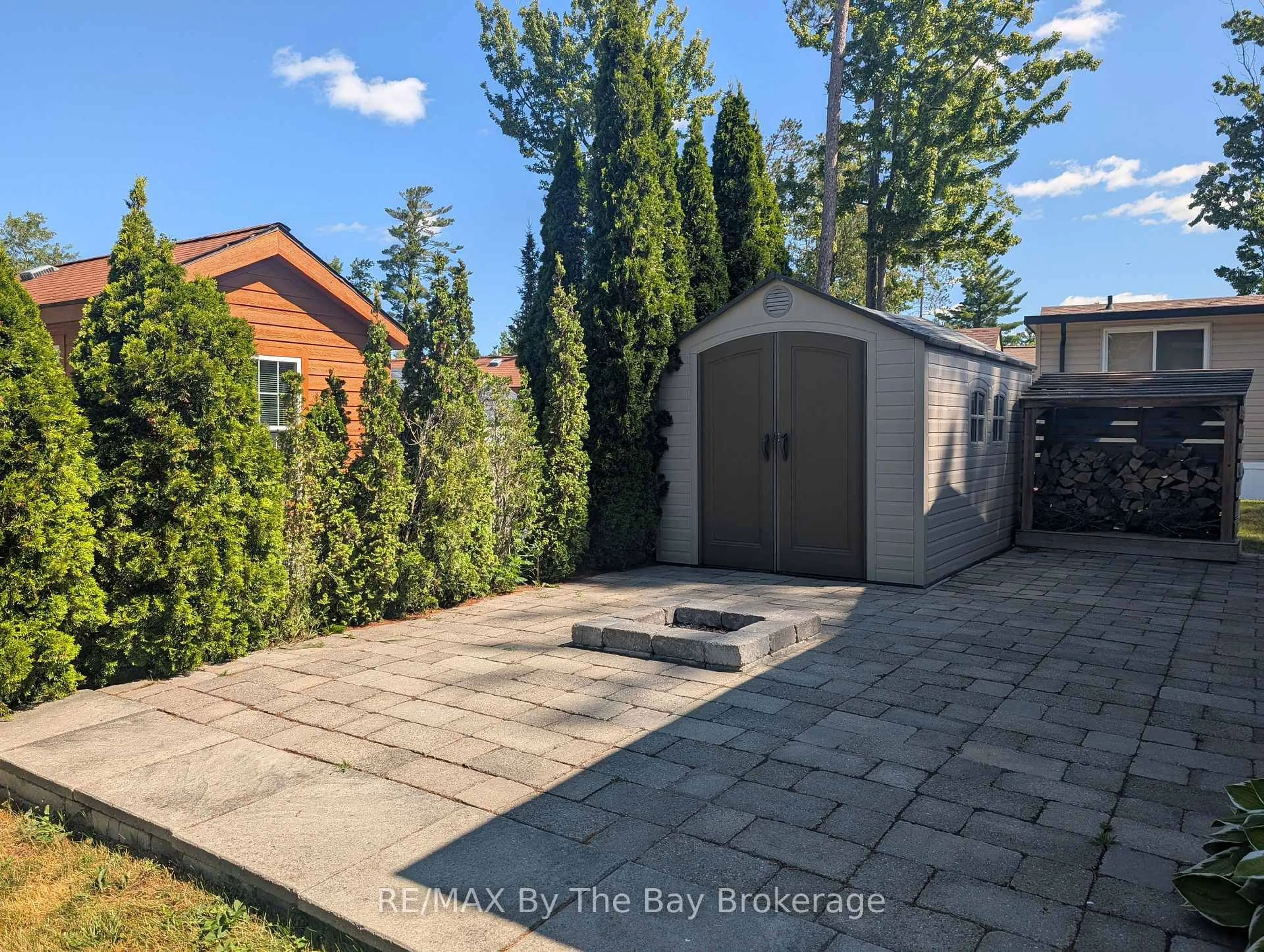 A pic from outside/outdoor area/front of a property/back of a property/a pic from drone, street for 2 WHITE PINES Tr, Wasaga Beach Ontario L9Z 1X7