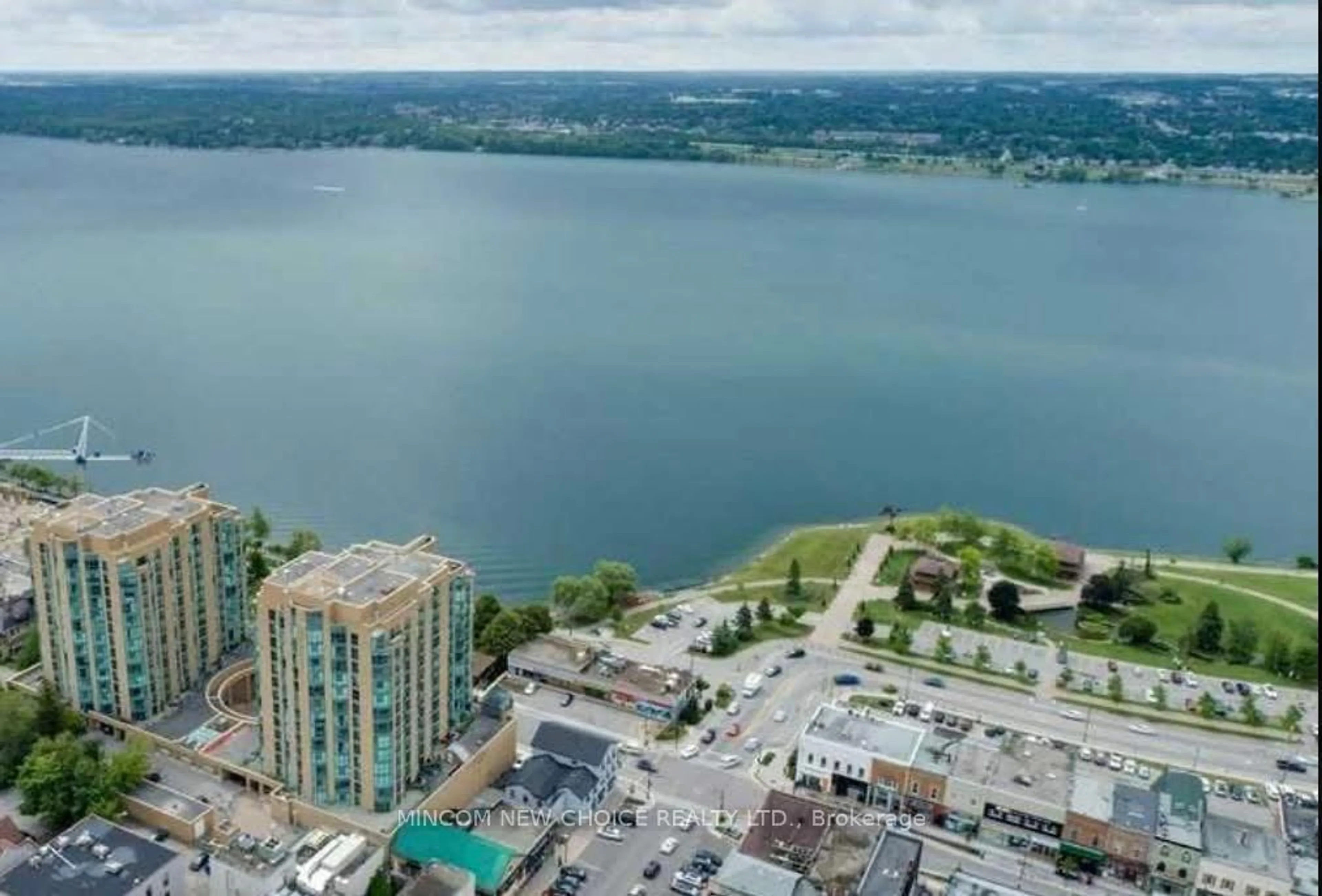 A pic from outside/outdoor area/front of a property/back of a property/a pic from drone, water/lake/river/ocean view for 140 Dunlop St #511, Barrie Ontario L4M 6H9