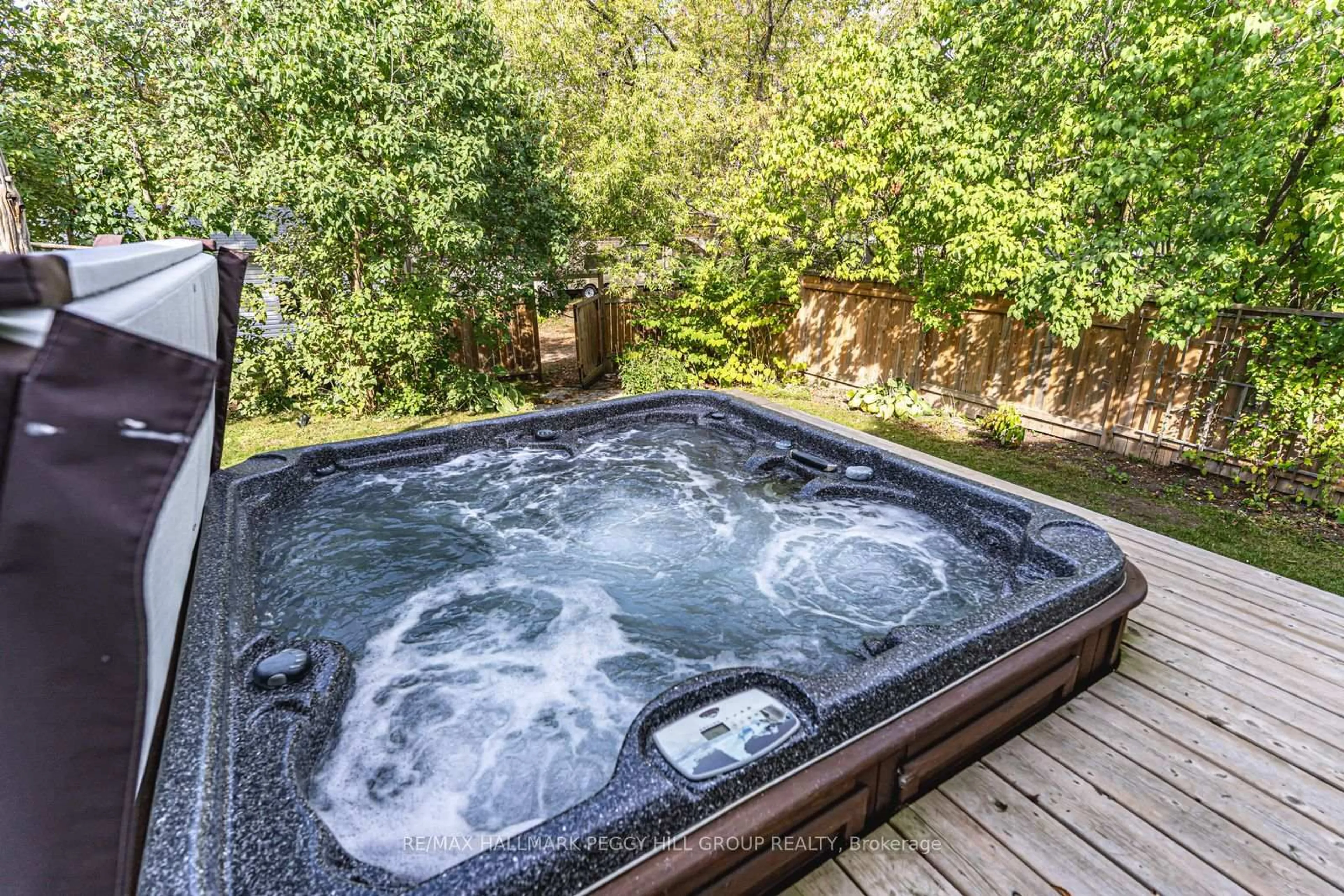 Pool for 66 Richard St, Tay Ontario L0K 2A0