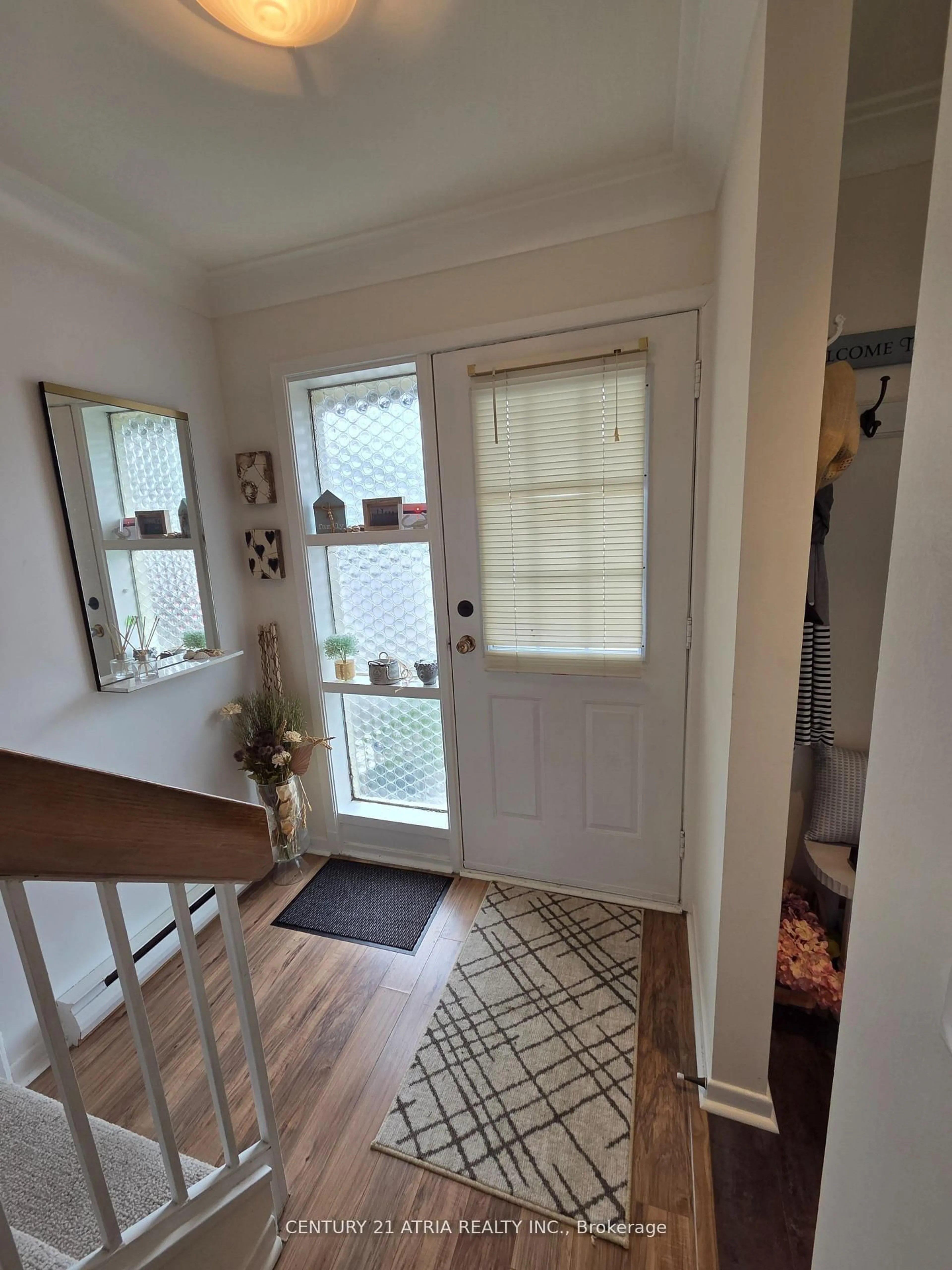 Indoor entryway for 4 Paradise Blvd #24, Ramara Ontario L0K 1B0