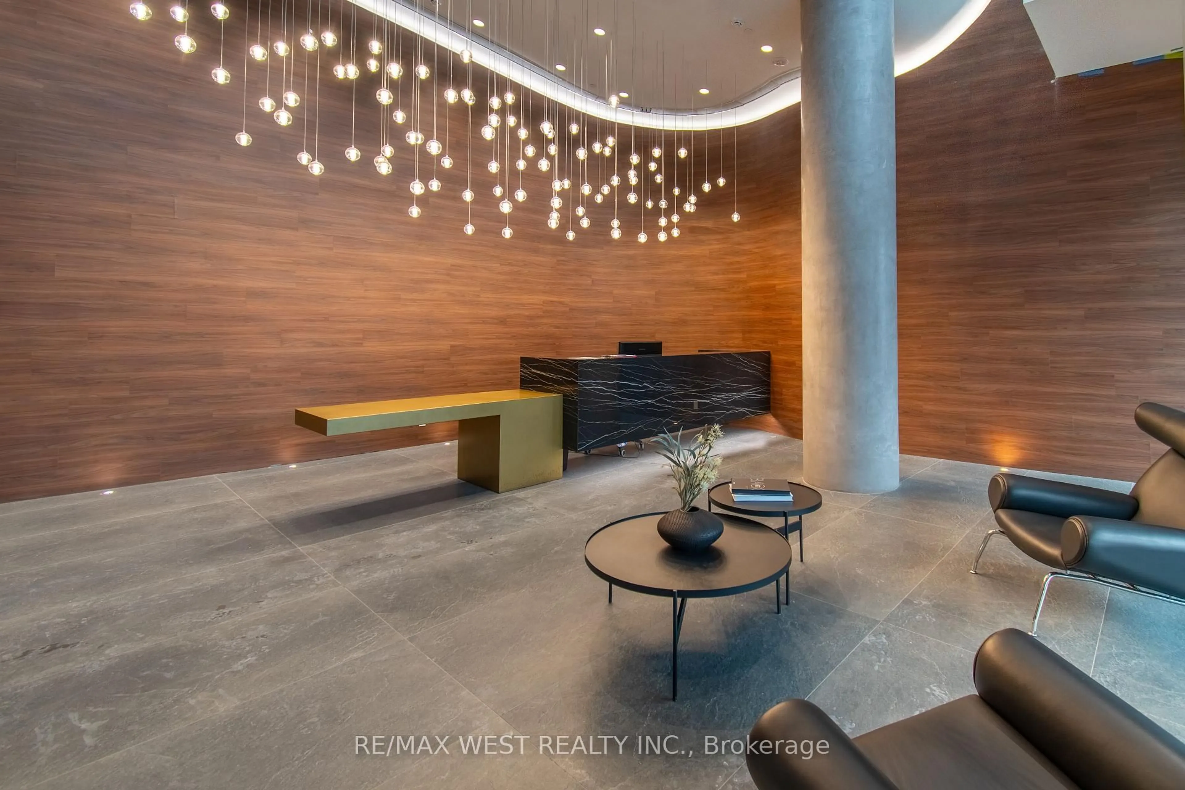 Lobby for 39 Mary St #1210, Barrie Ontario L4N 1S9