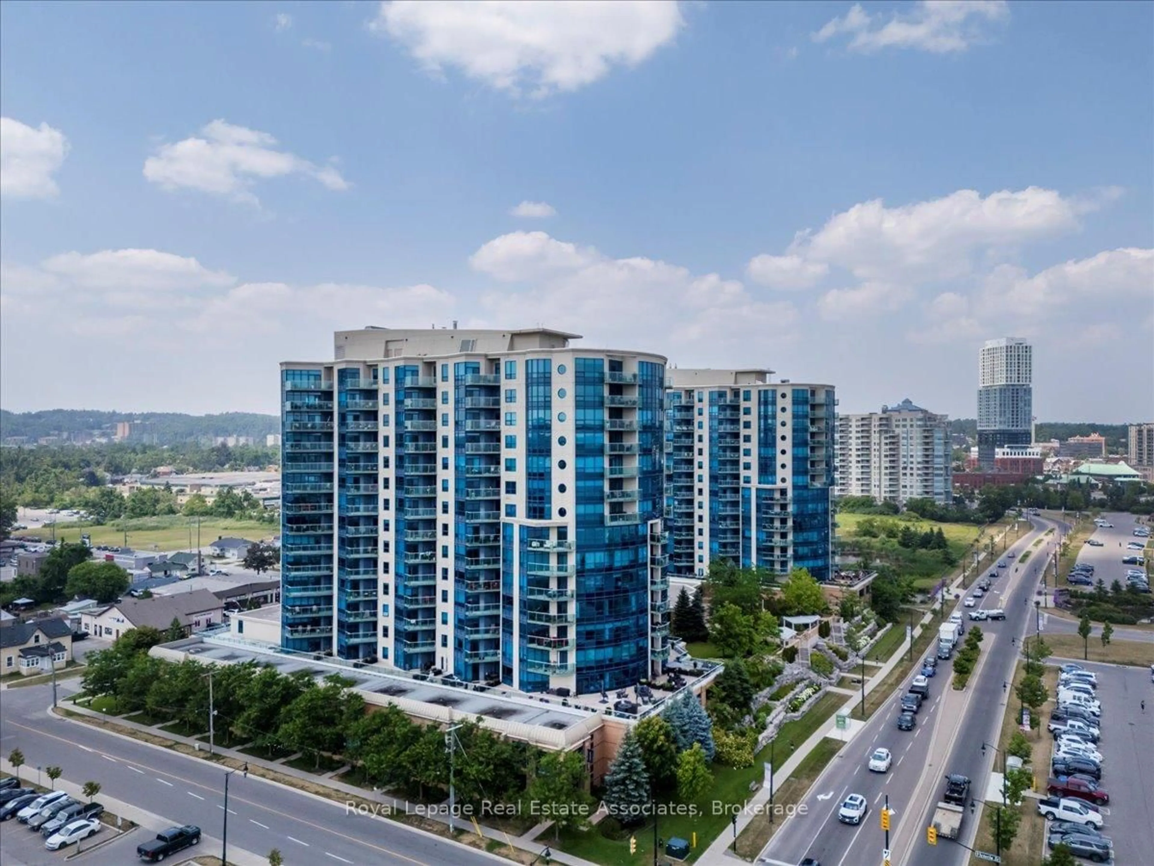 A pic from outside/outdoor area/front of a property/back of a property/a pic from drone, city buildings view from balcony for 37 Ellen St #811, Barrie Ontario L4N 6G2