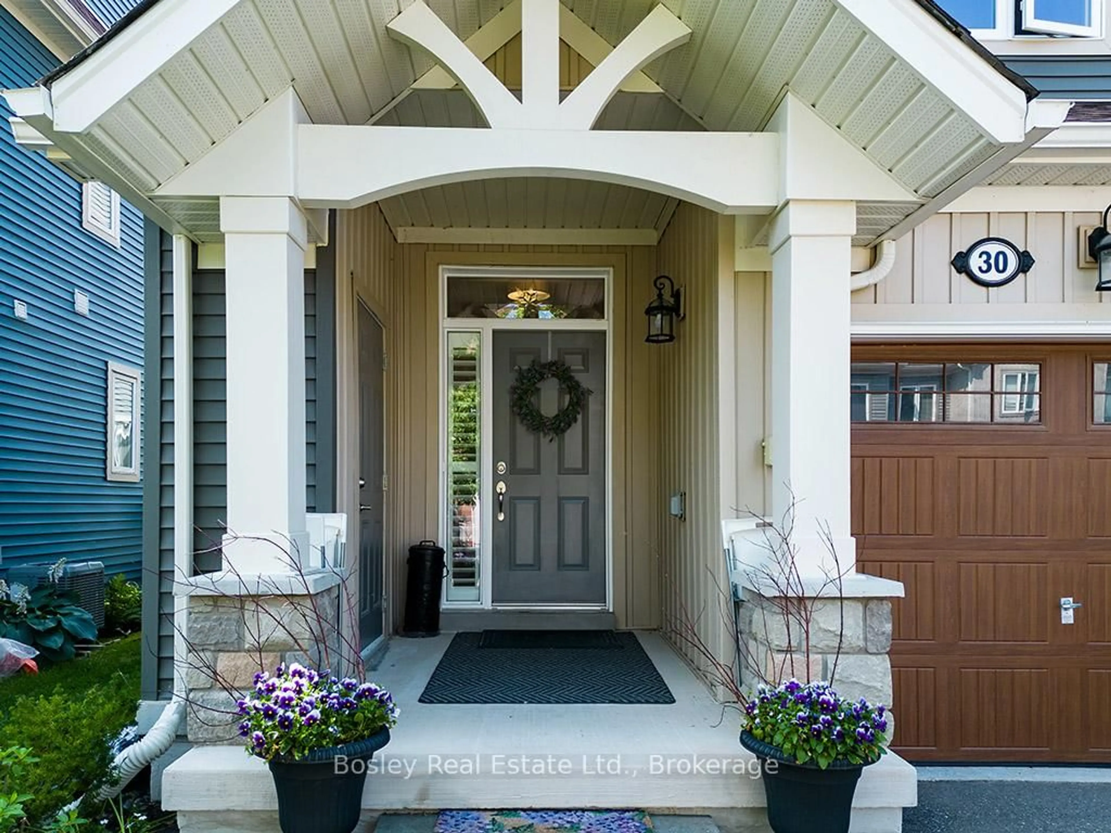 Indoor entryway for 30 Gregory Ave, Collingwood Ontario L9Y 0Z5