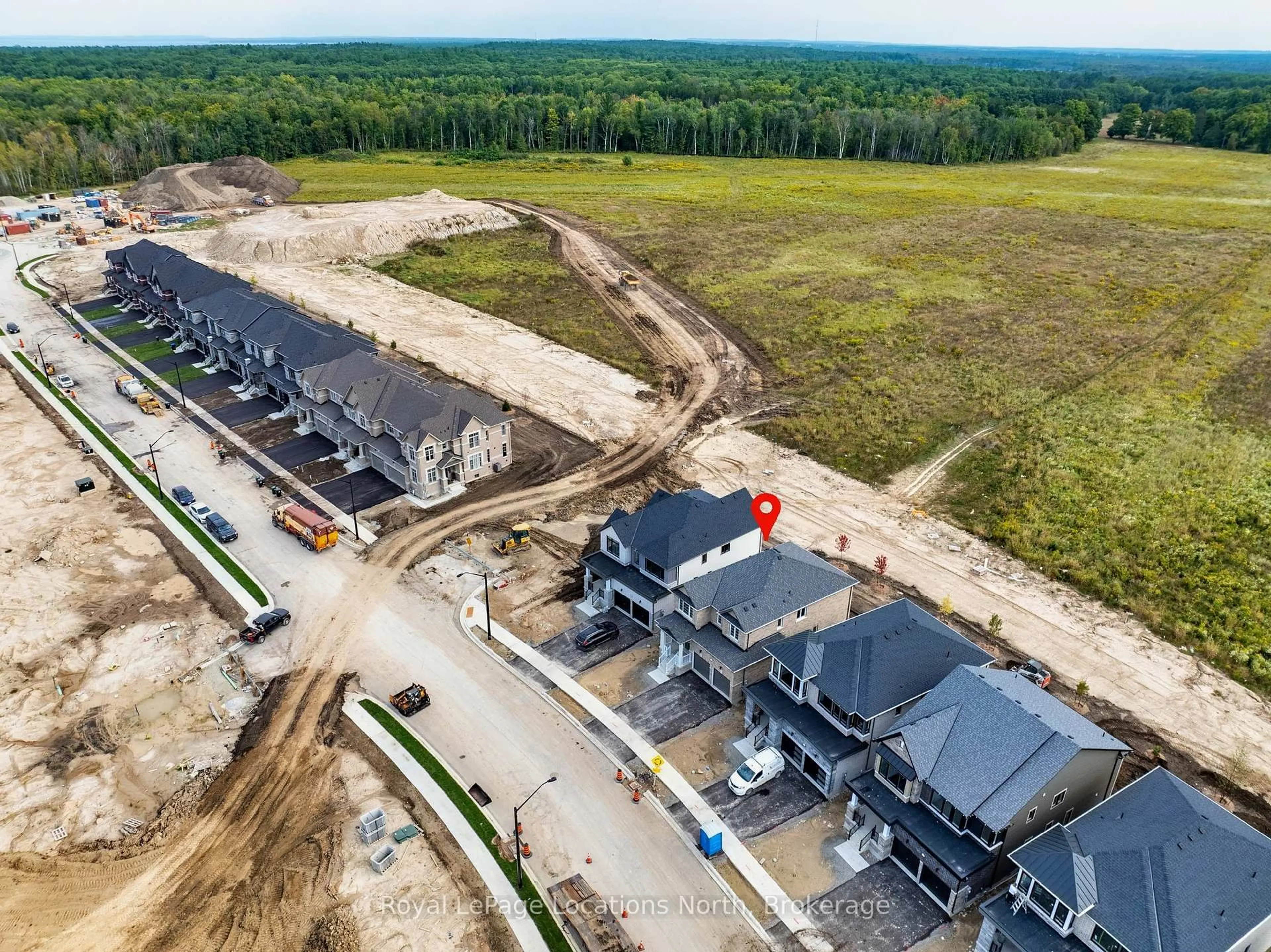 A pic from outside/outdoor area/front of a property/back of a property/a pic from drone, water/lake/river/ocean view for 158 Union Blvd, Wasaga Beach Ontario L9Z 0N9