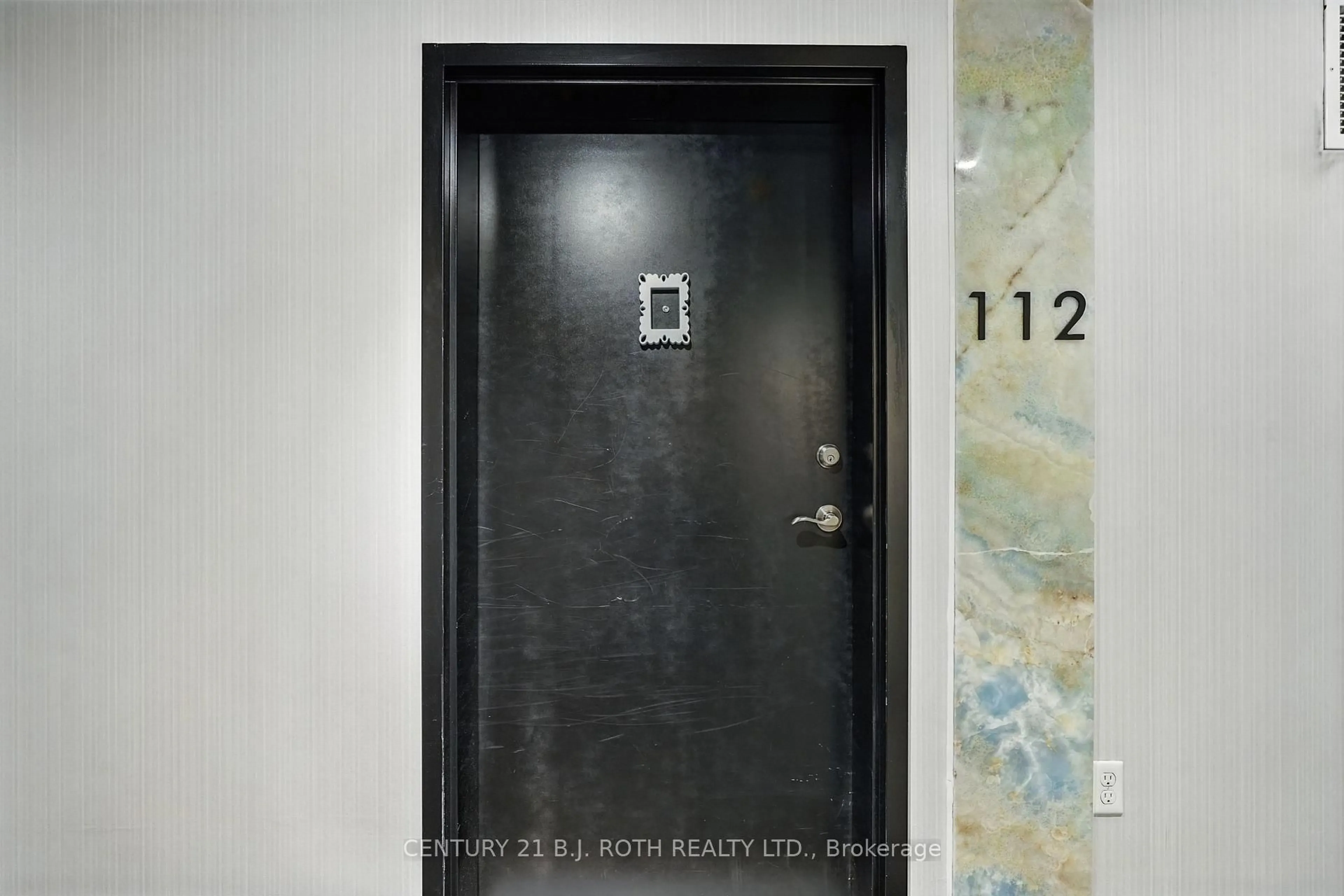 Unknown for 306 ESSA Rd #112, Barrie Ontario L9J 0H5