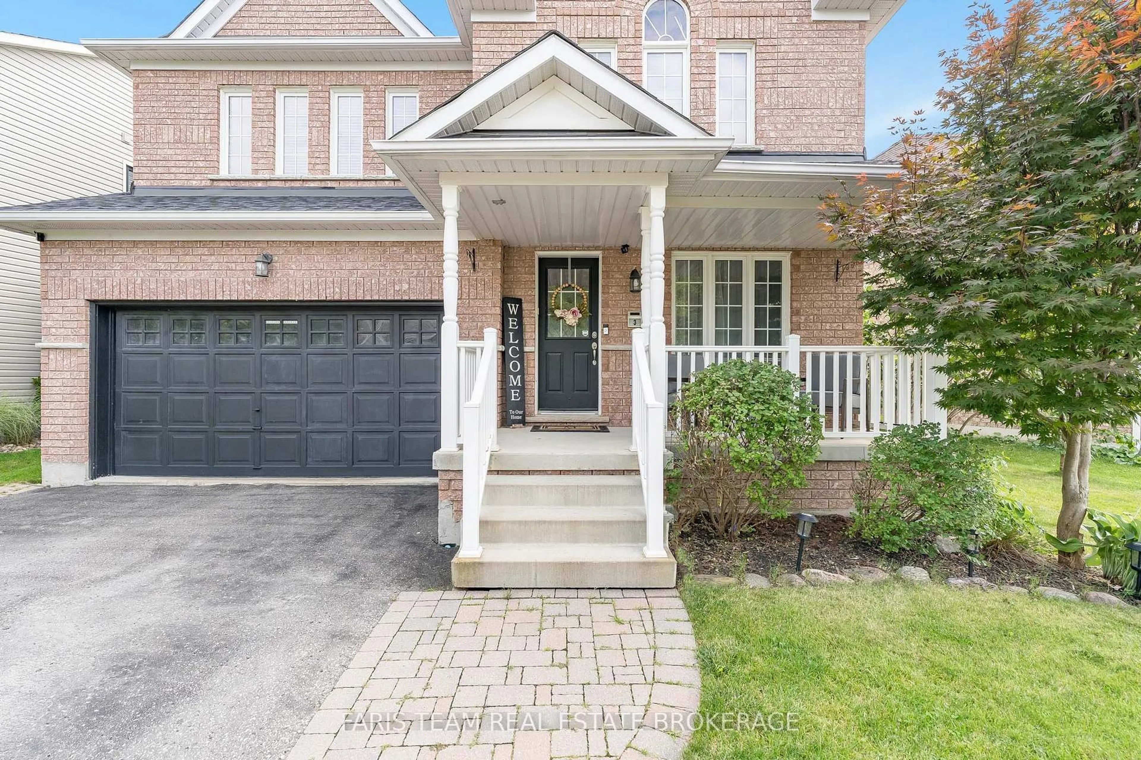 Home with brick exterior material, street for 3 Saxon Rd, Barrie Ontario L4M 7G6